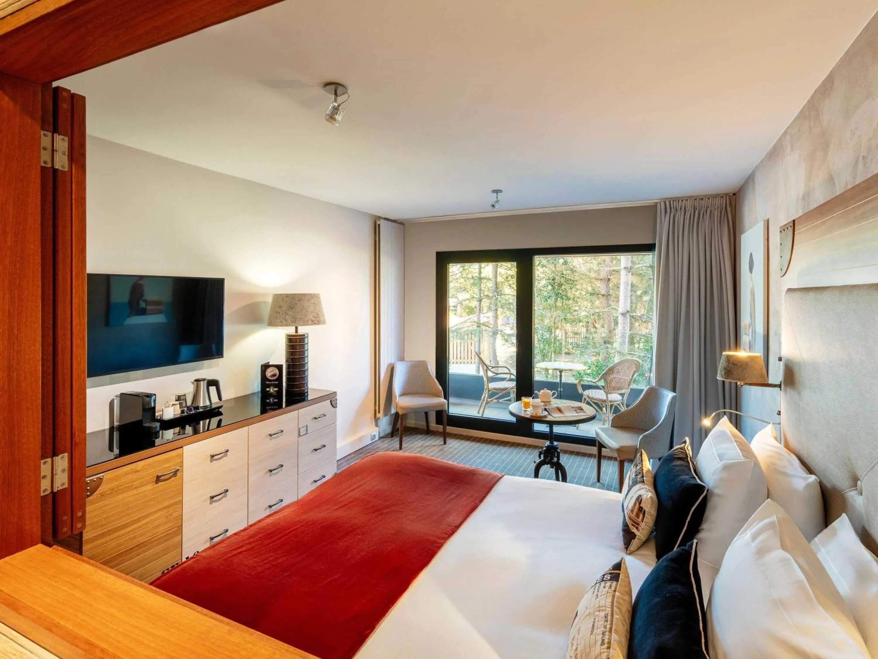 Classic Queen Room with Sofa Bed - Balcony  in Côte Ouest Thalasso & Spa Les Sables d'Olonne - MGallery Collection