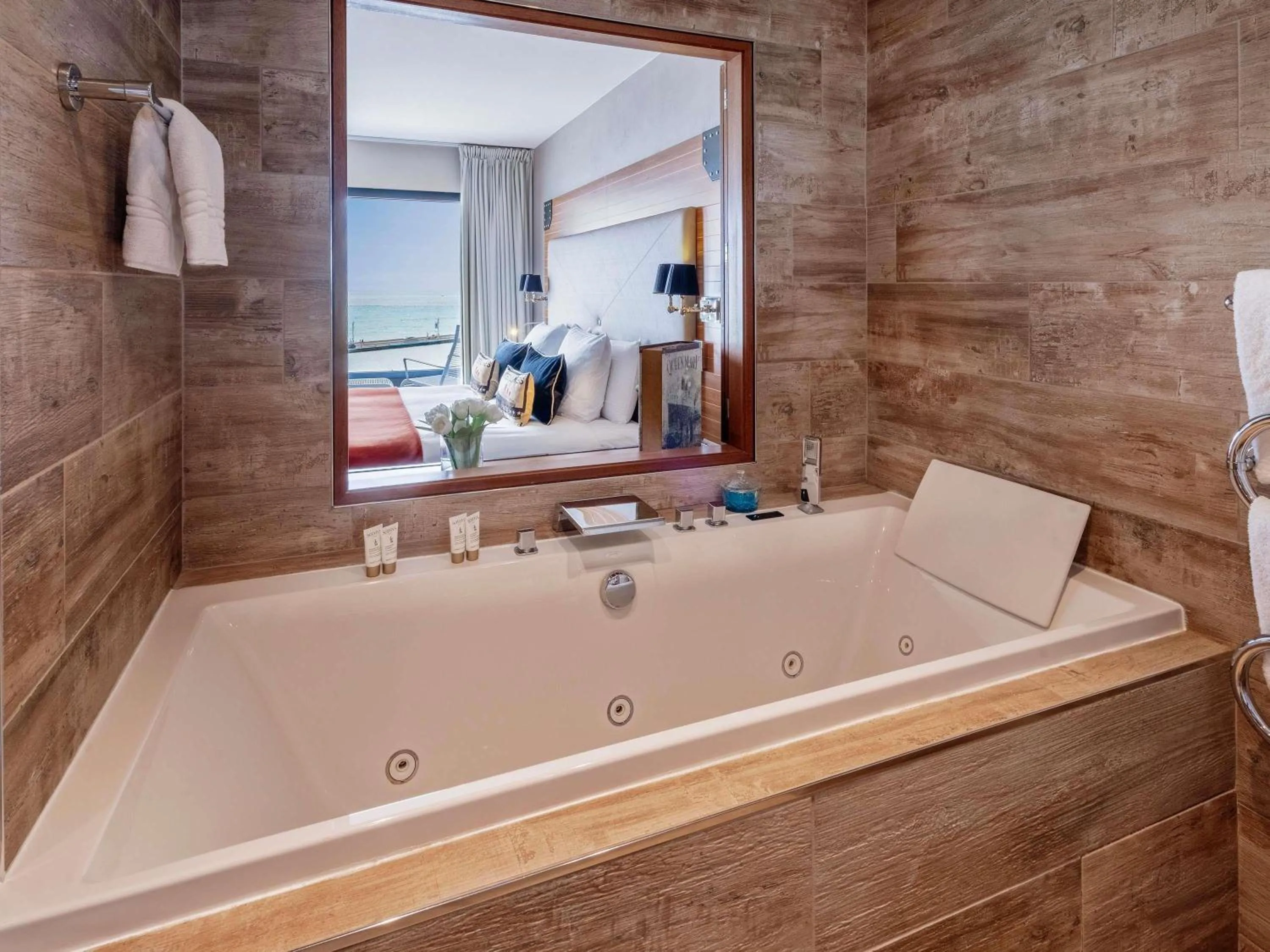 Bedroom in Côte Ouest Thalasso & Spa Les Sables d'Olonne - MGallery Collection