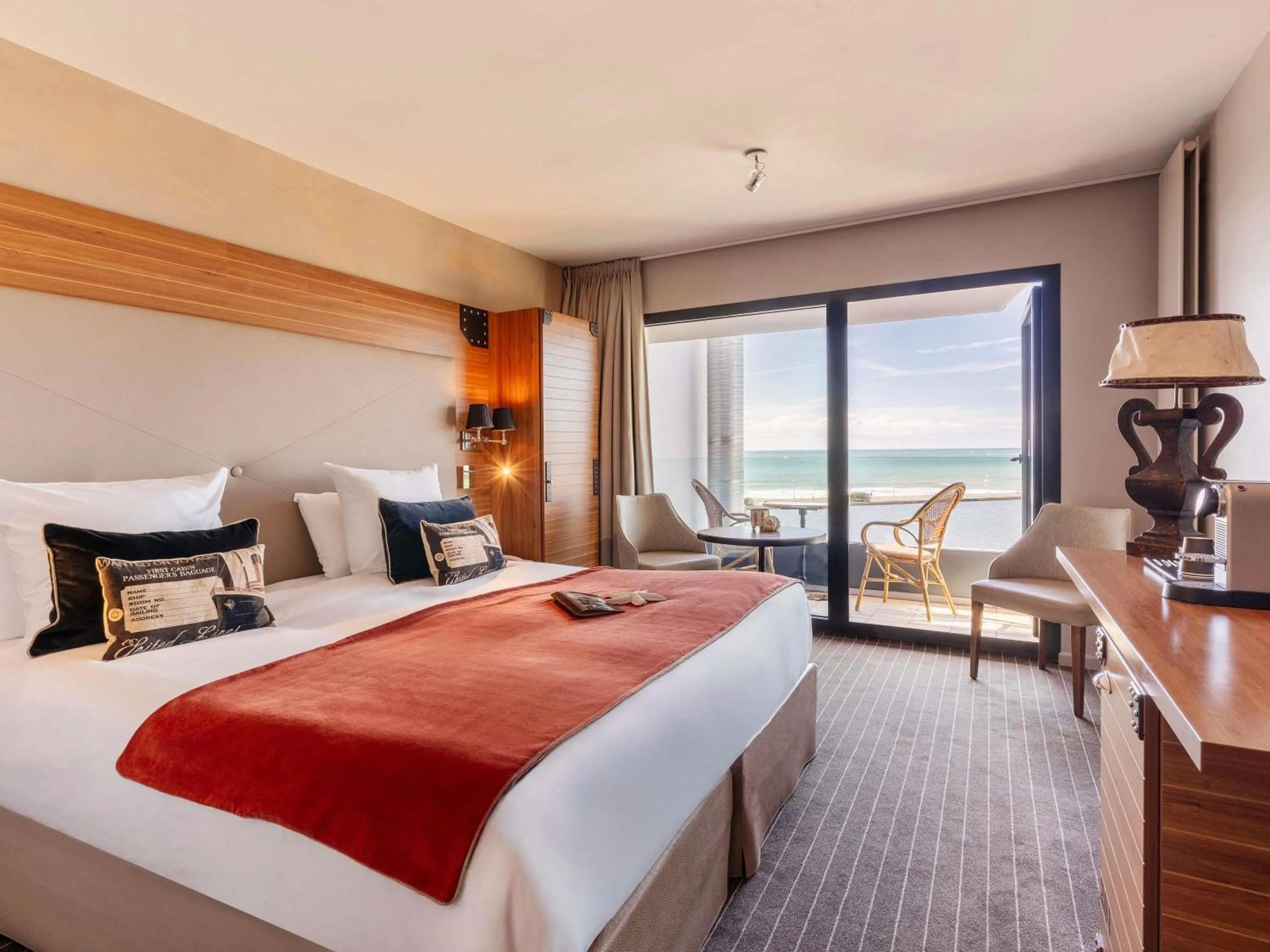 Bedroom, Bed in Côte Ouest Thalasso & Spa Les Sables d'Olonne - MGallery Collection