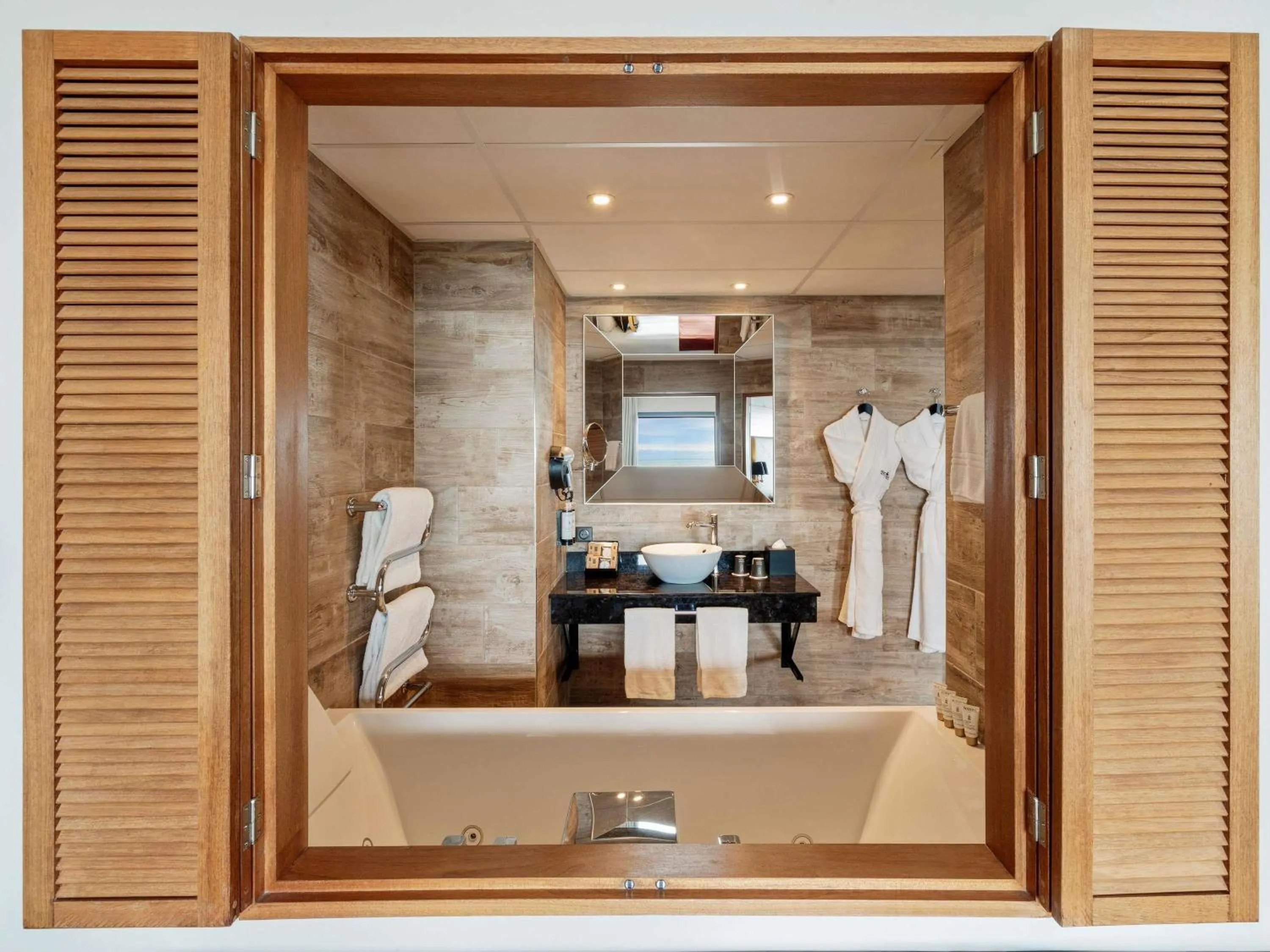 Photo of the whole room in Côte Ouest Thalasso & Spa Les Sables d'Olonne - MGallery Collection