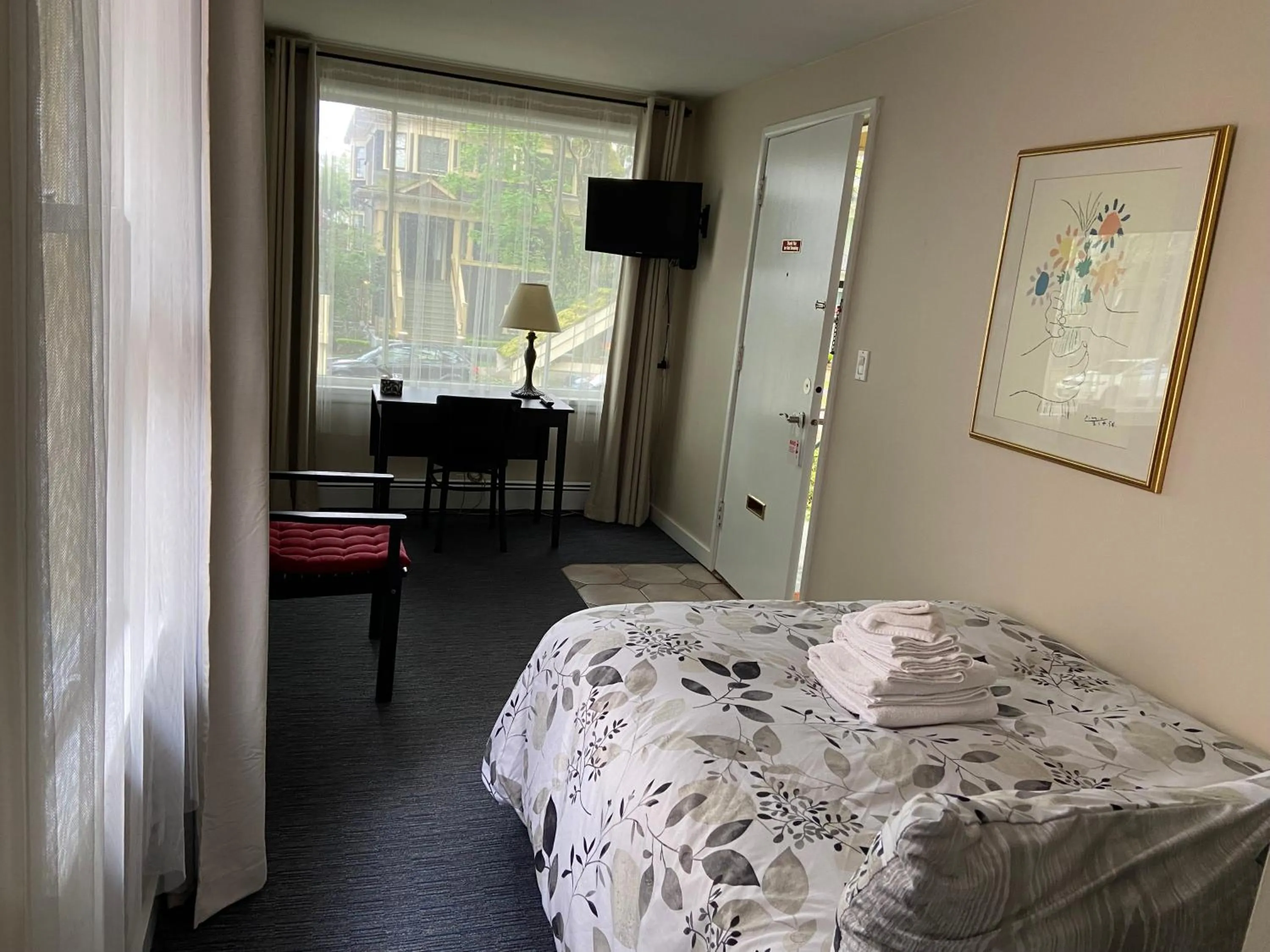 Bedroom, Bed in Douglas Guest House