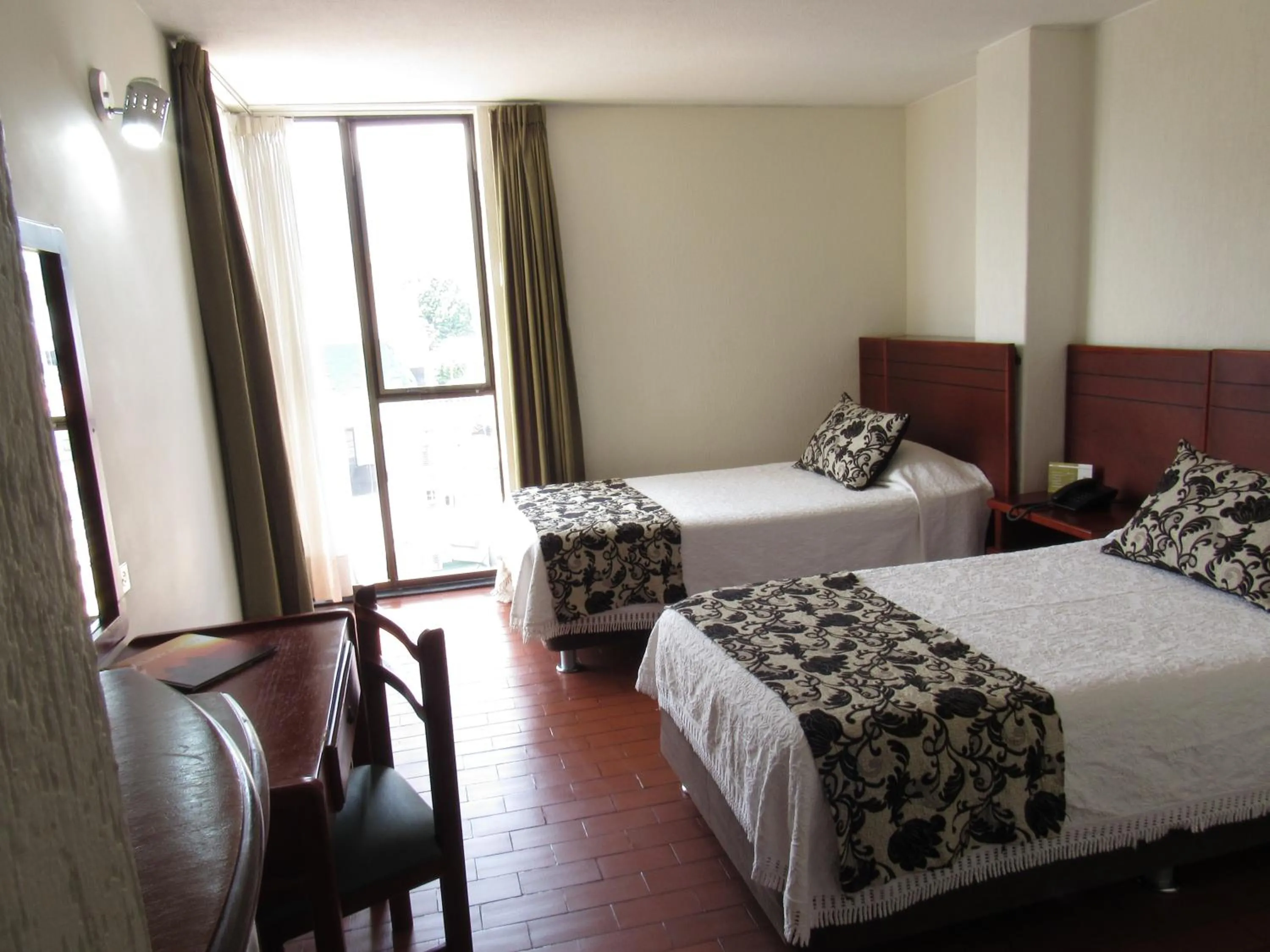 Photo of the whole room, Bed in Hotel Don Lolo