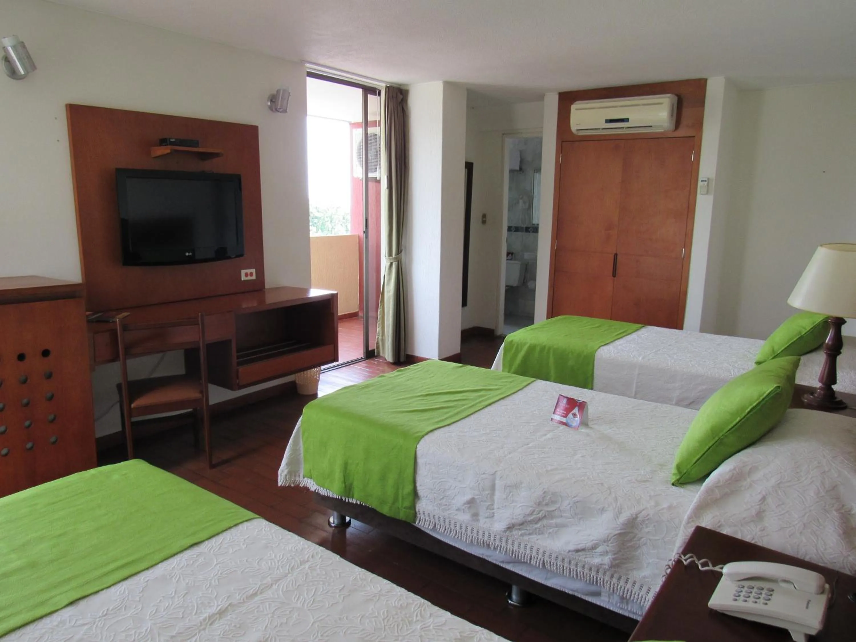 Photo of the whole room, Bed in Hotel Don Lolo