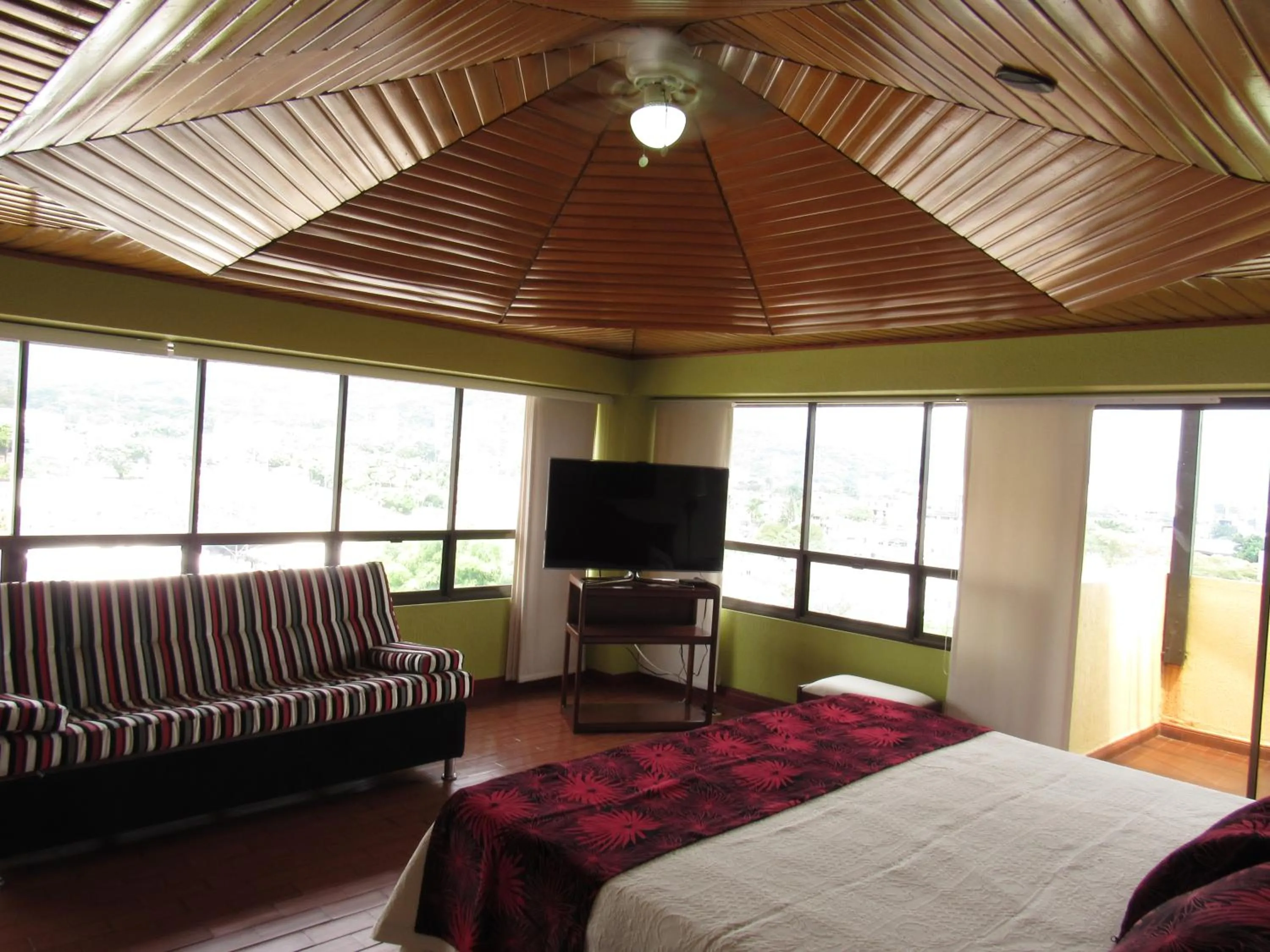 Photo of the whole room, Bed in Hotel Don Lolo