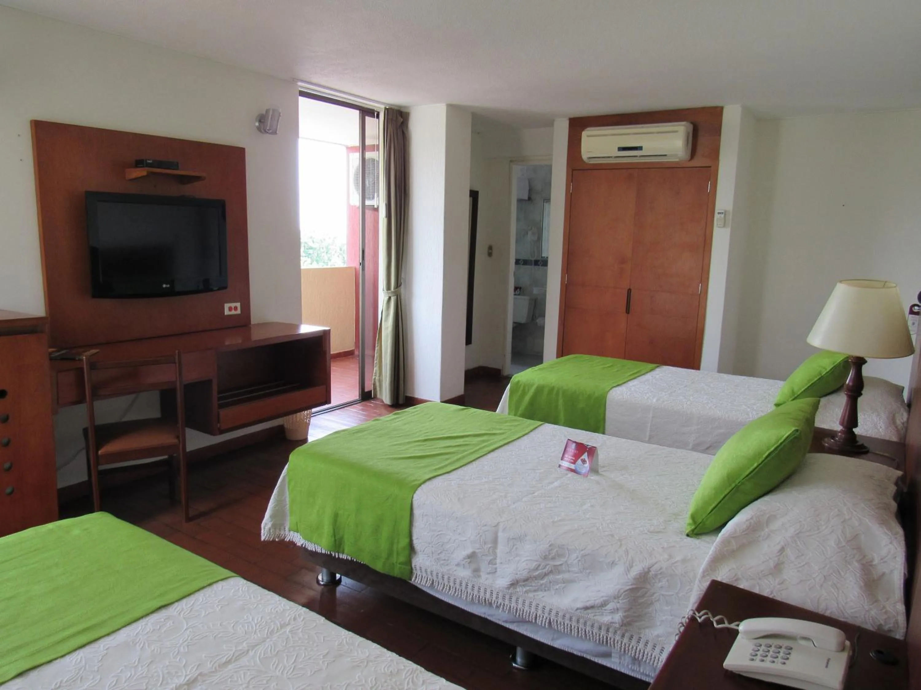 Photo of the whole room, Bed in Hotel Don Lolo