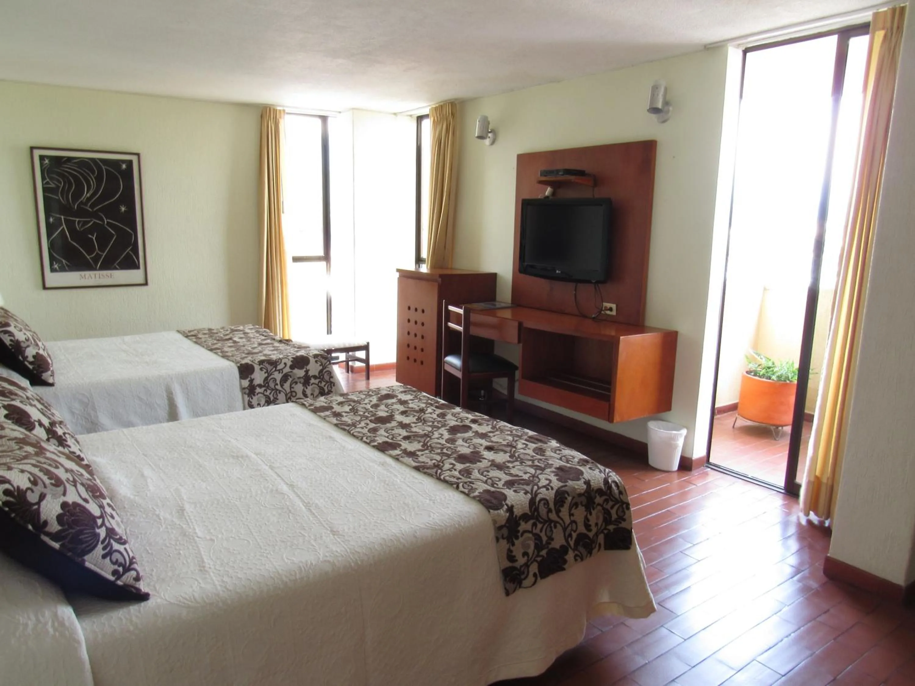 Photo of the whole room, Bed in Hotel Don Lolo