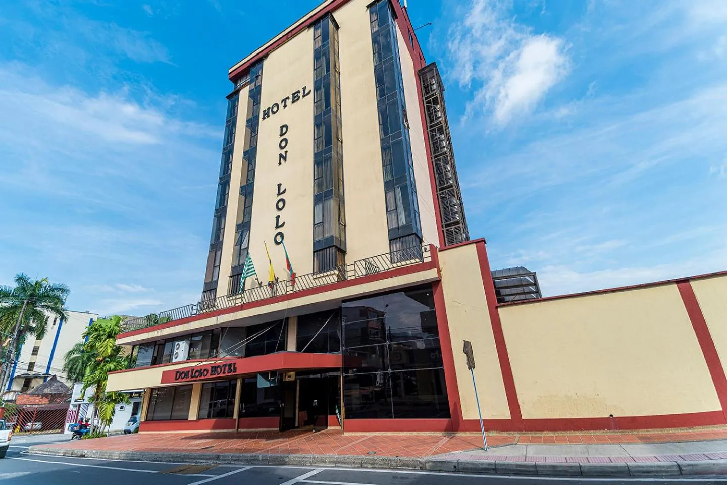 Property building in Hotel Don Lolo