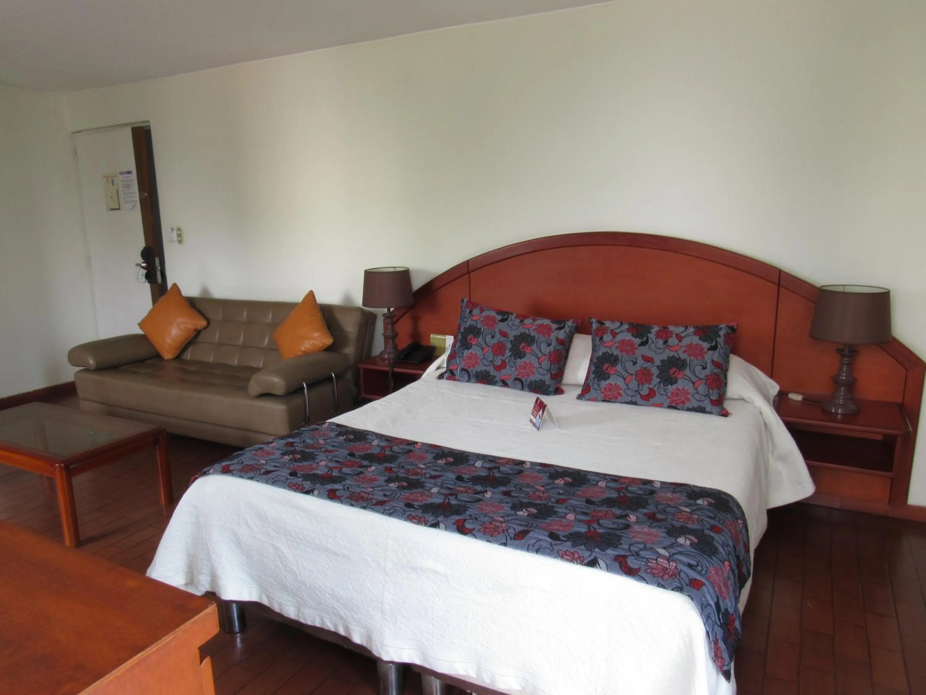 Photo of the whole room, Bed in Hotel Don Lolo