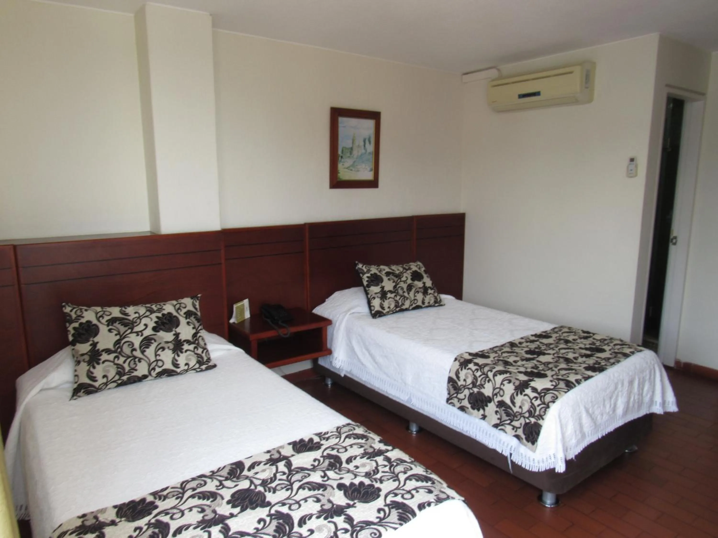 Photo of the whole room, Bed in Hotel Don Lolo