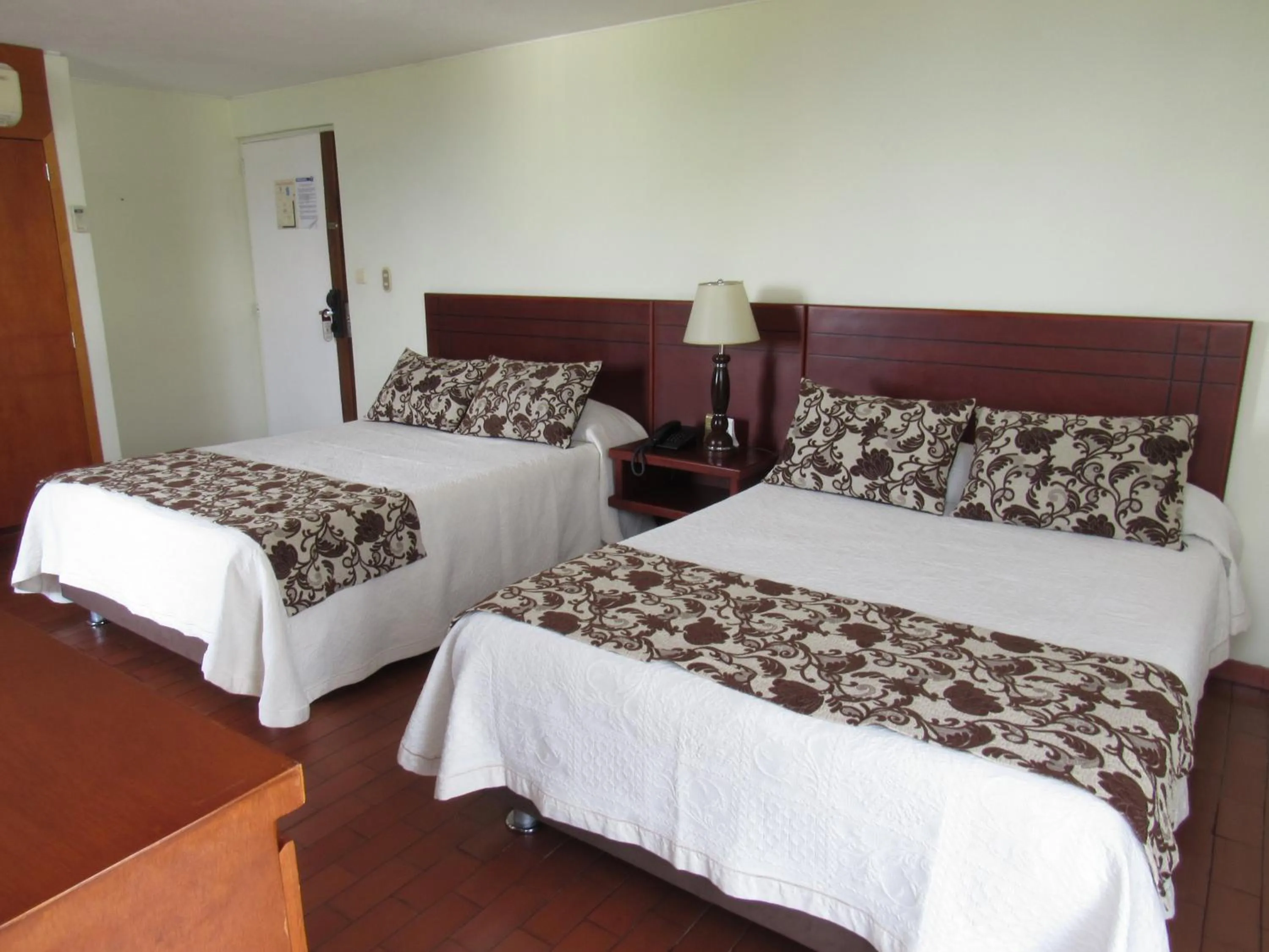Photo of the whole room, Bed in Hotel Don Lolo