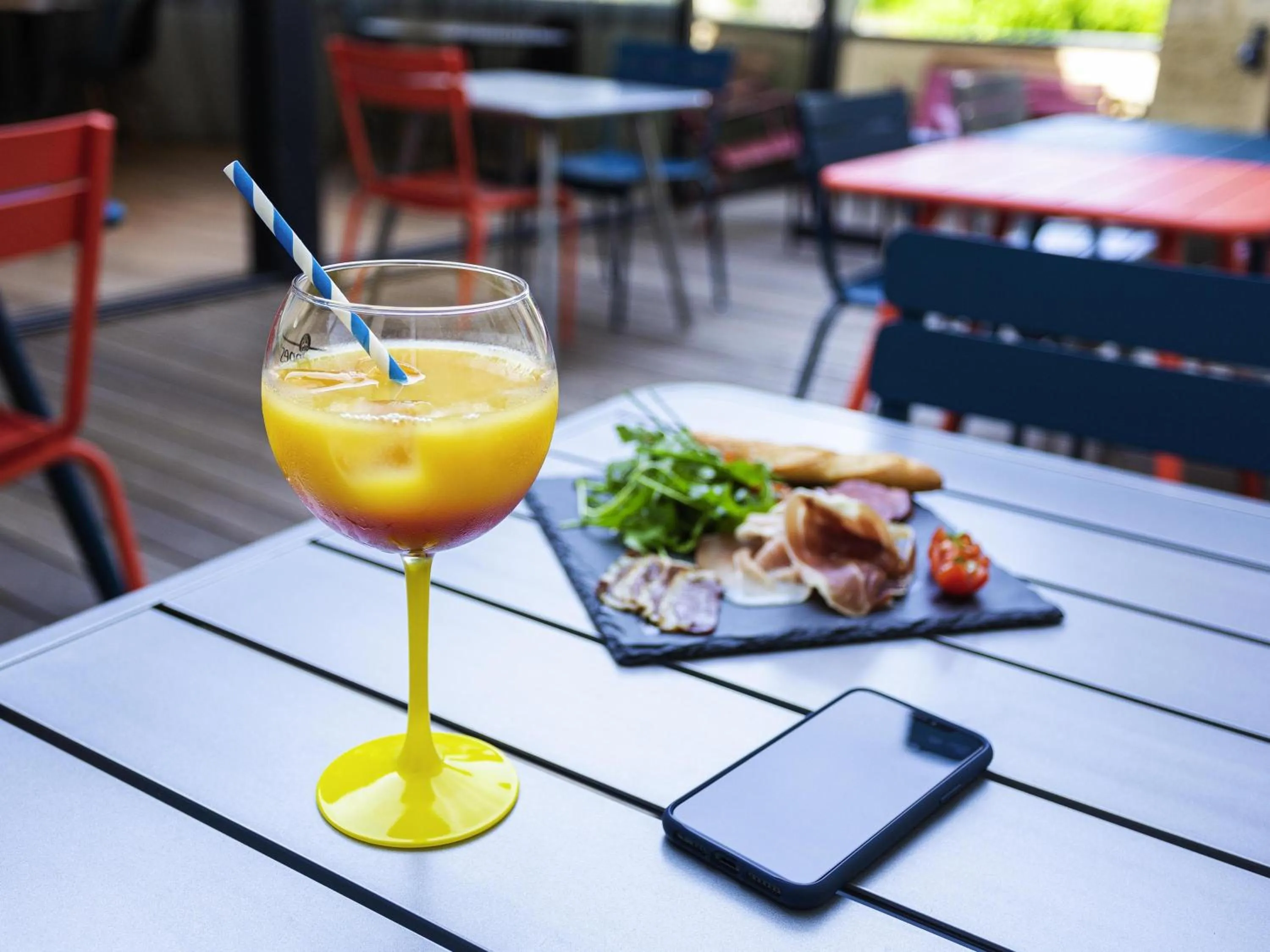 Restaurant/places to eat in ibis Styles Bordeaux Sud