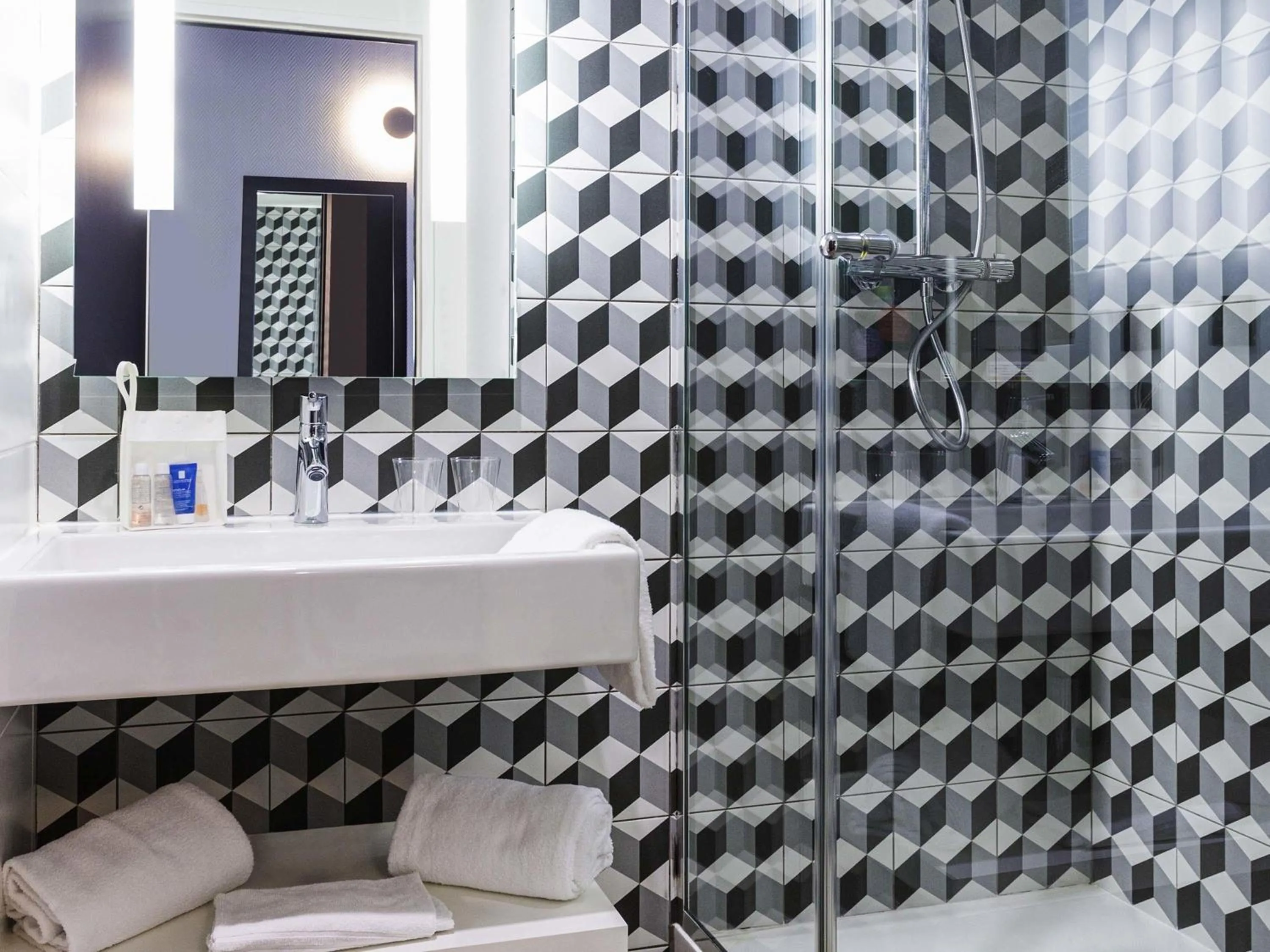 Bedroom in ibis Styles Bordeaux Sud