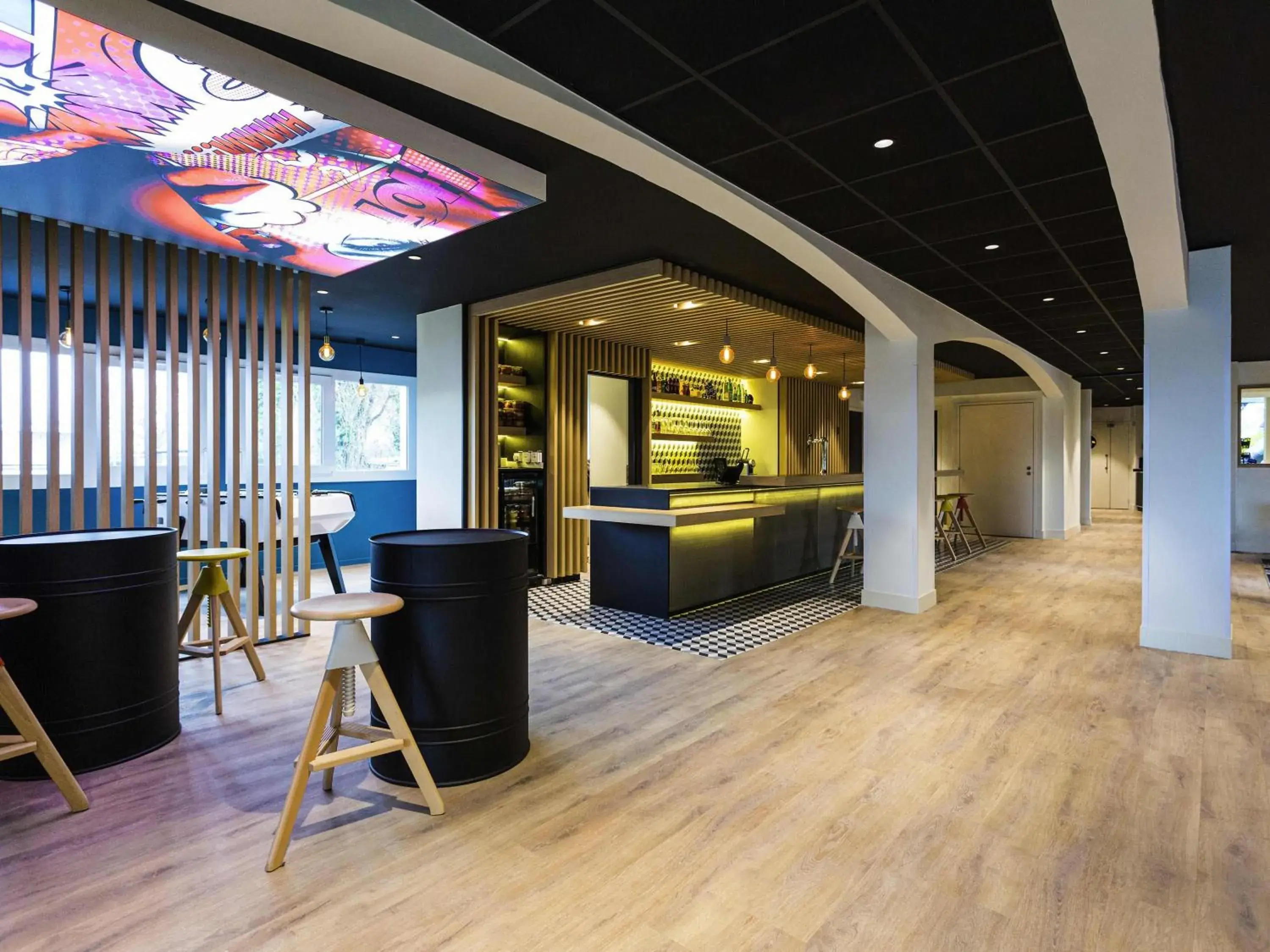 Lounge or bar in ibis Styles Bordeaux Sud Lounge or bar in ibis Styles Bordeaux Sud