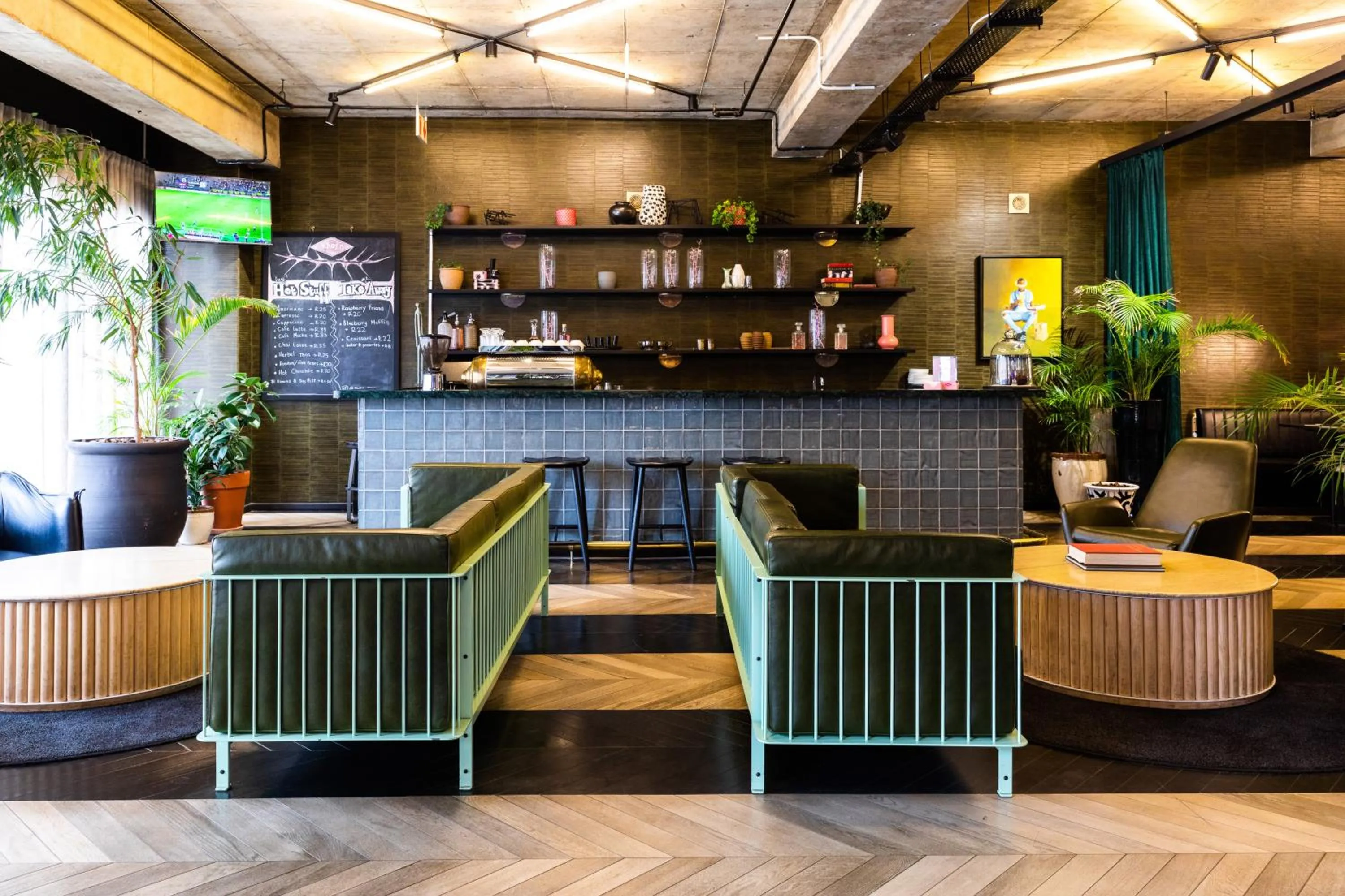 Restaurant/places to eat in Hallmark House