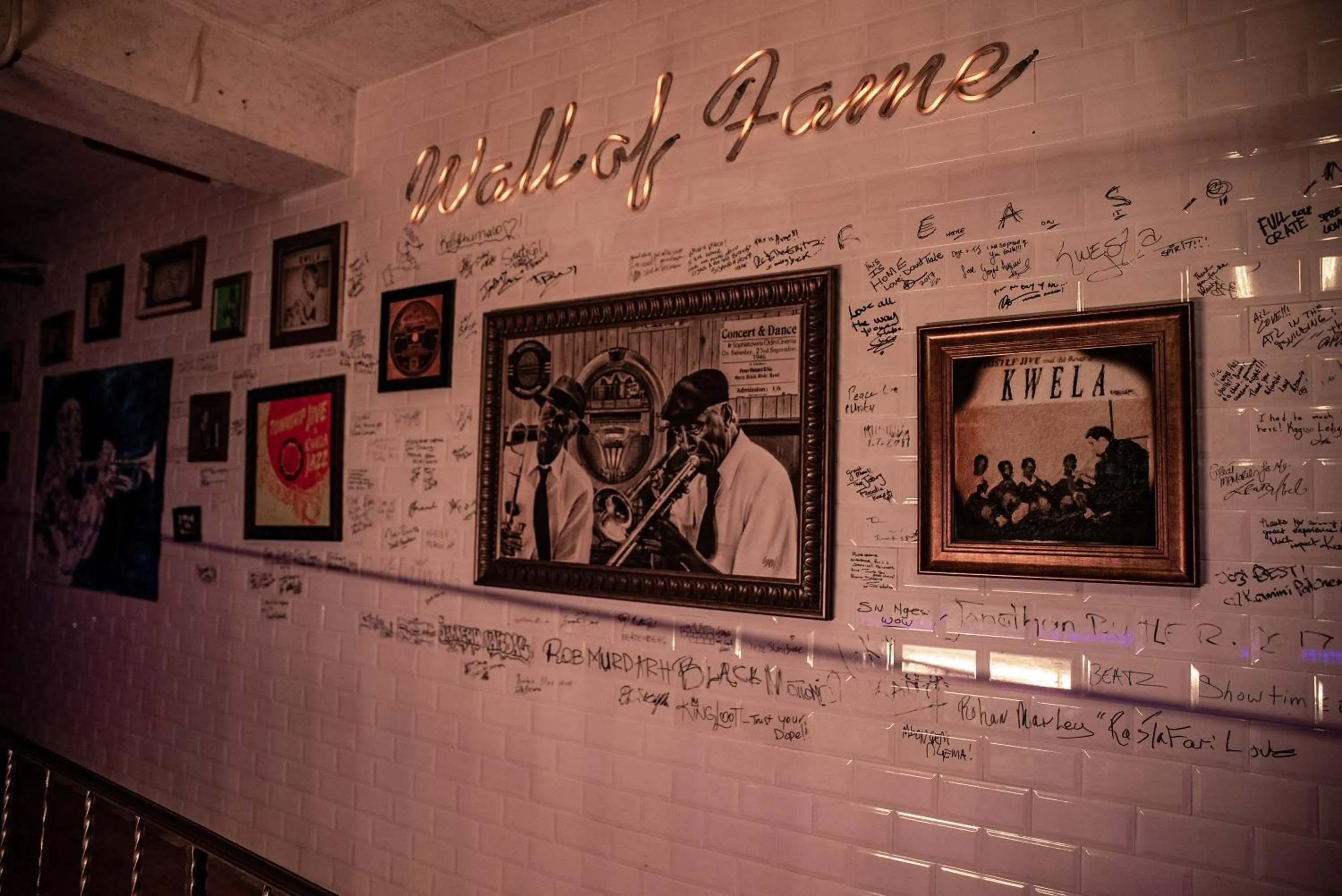 Restaurant/places to eat in Hallmark House