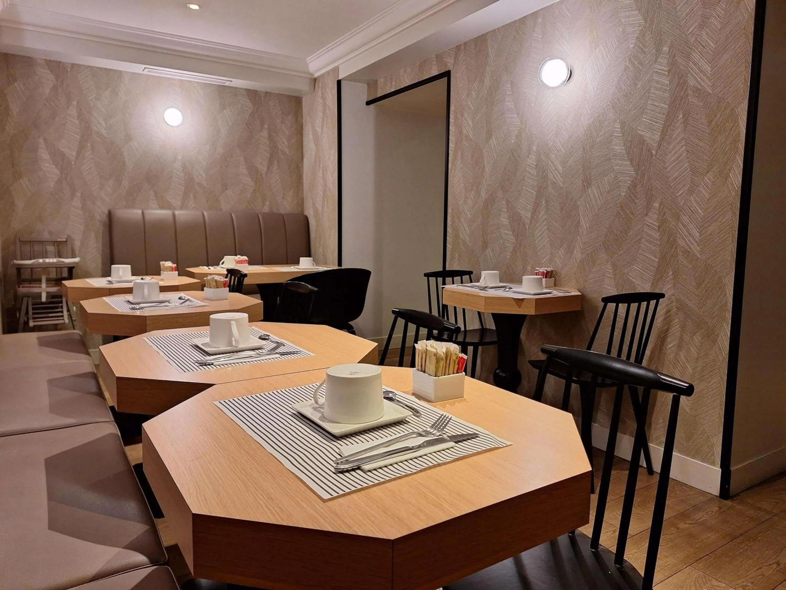 Other in Mercure Paris Arc de Triomphe Wagram