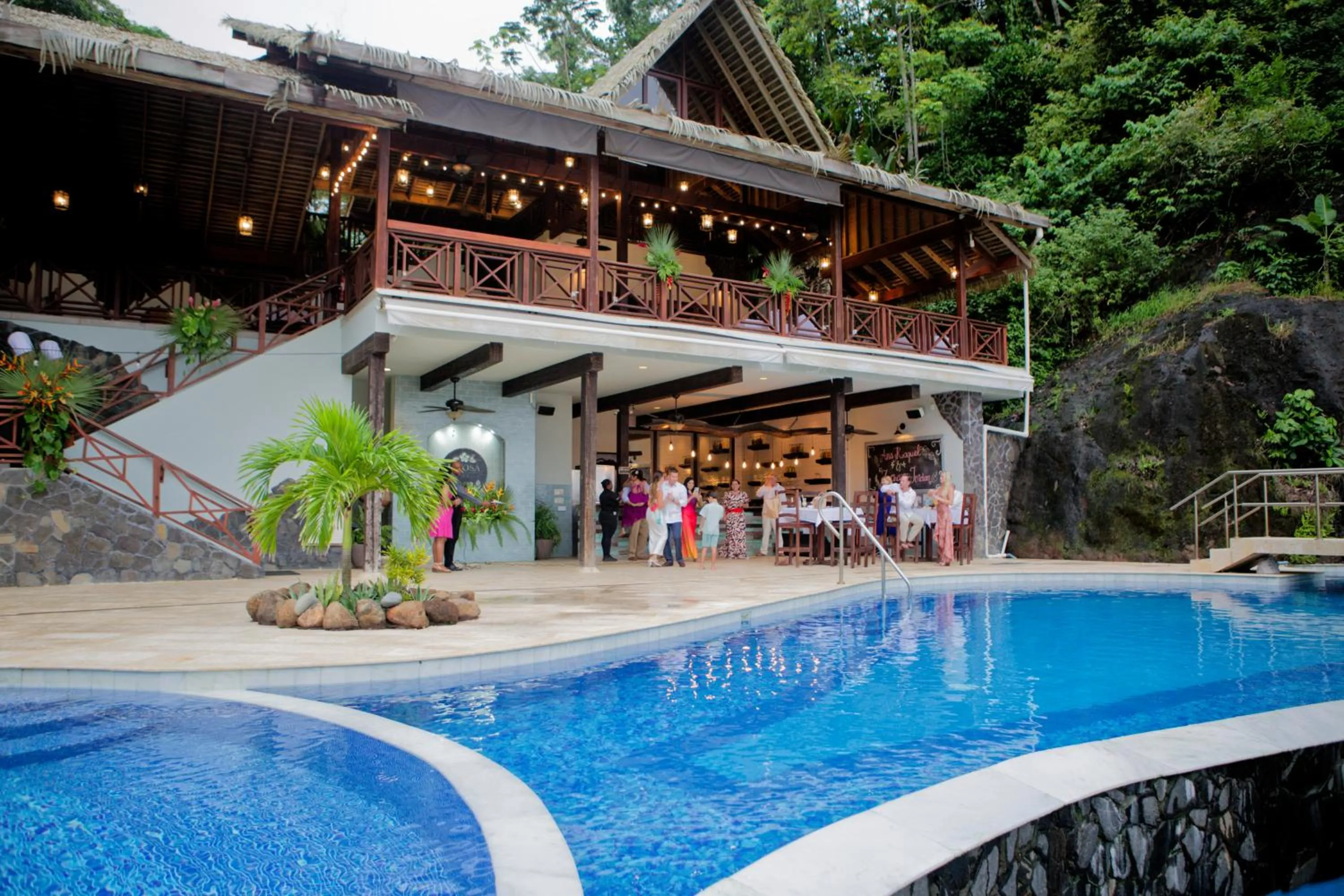 Red Frog Beach Island Resort