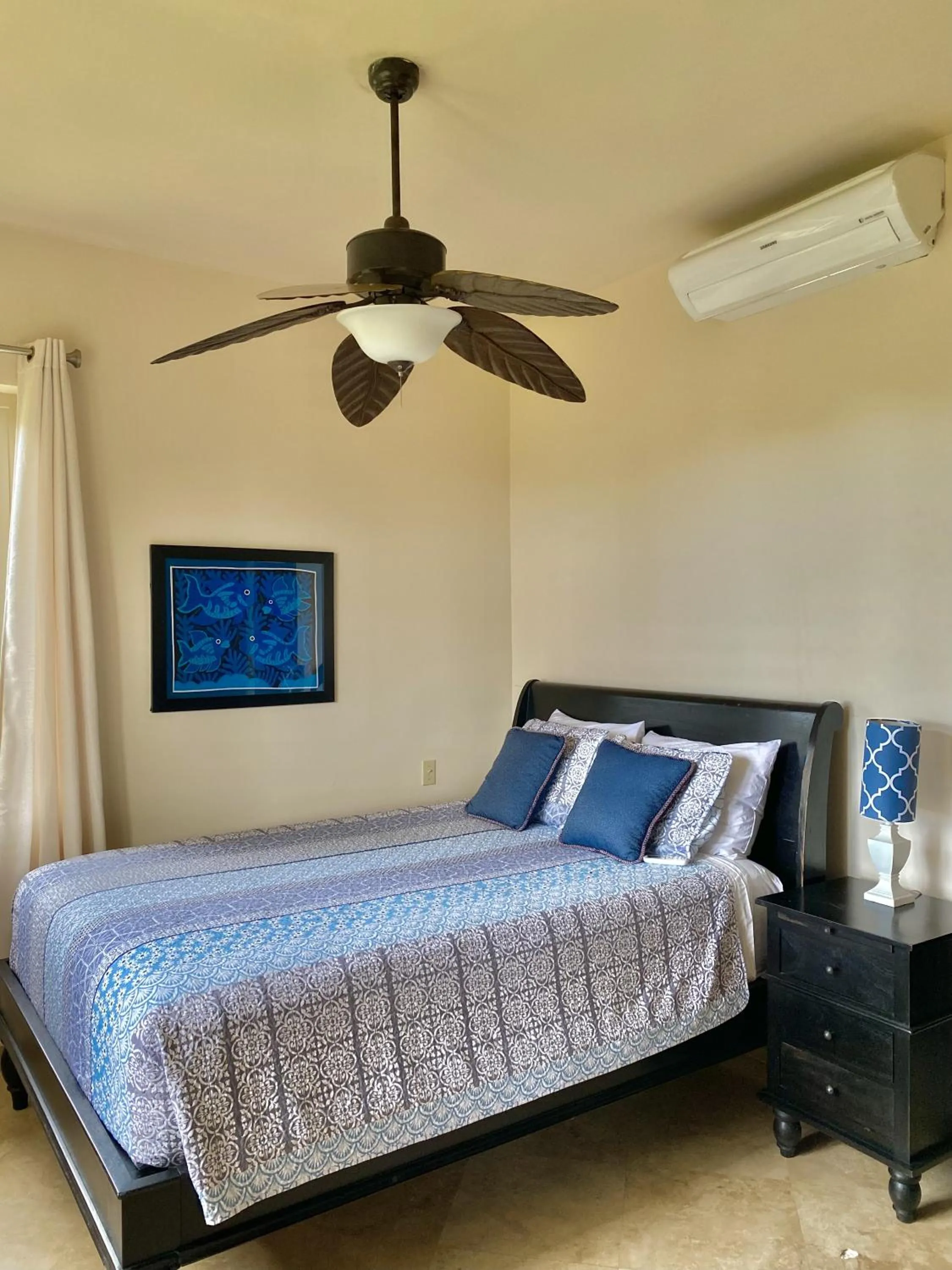 Bed in Red Frog Beach Island Resort