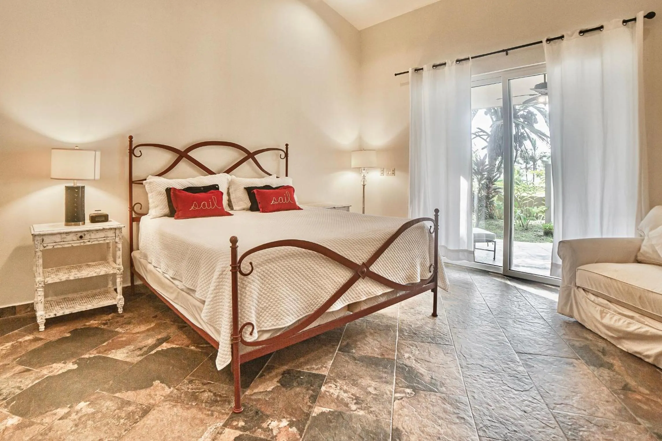 Bed in Red Frog Beach Island Resort