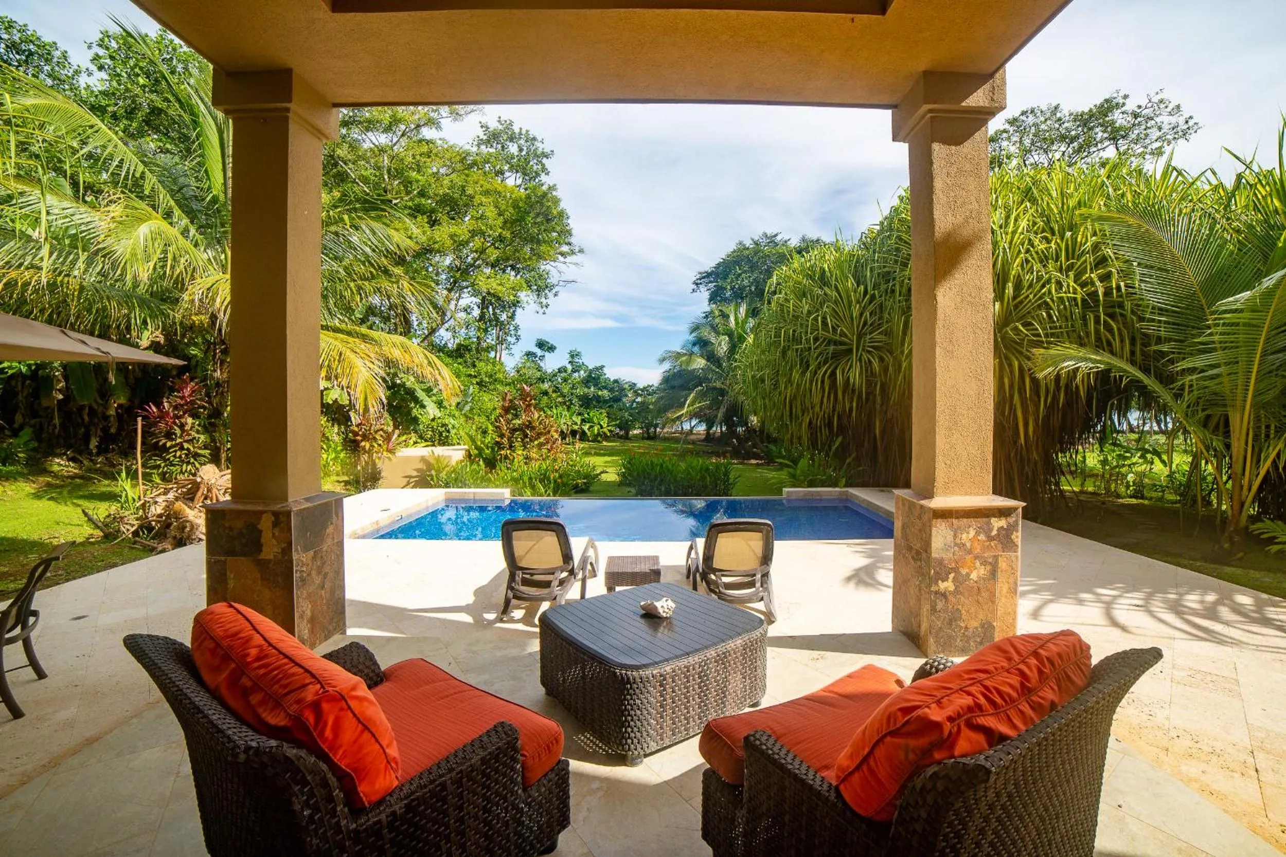 Red Frog Beach Island Resort