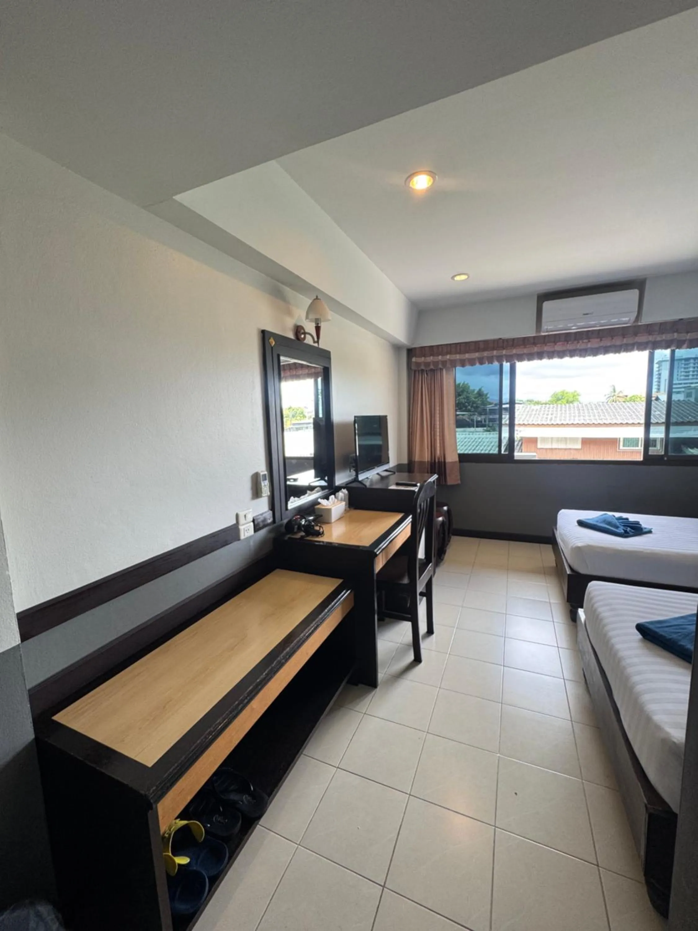 Photo of the whole room, Bed in Ariya inn Chiangrai