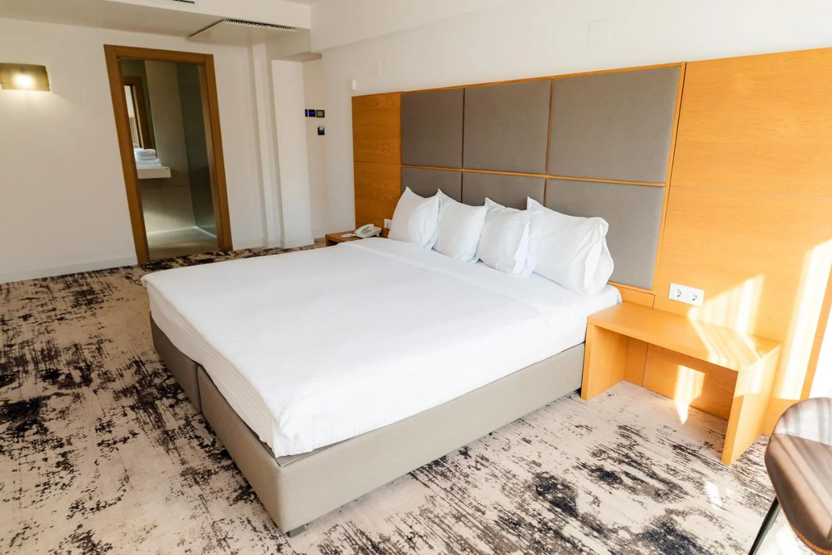 Bed in Hotel Avenue - Avenue Hotels