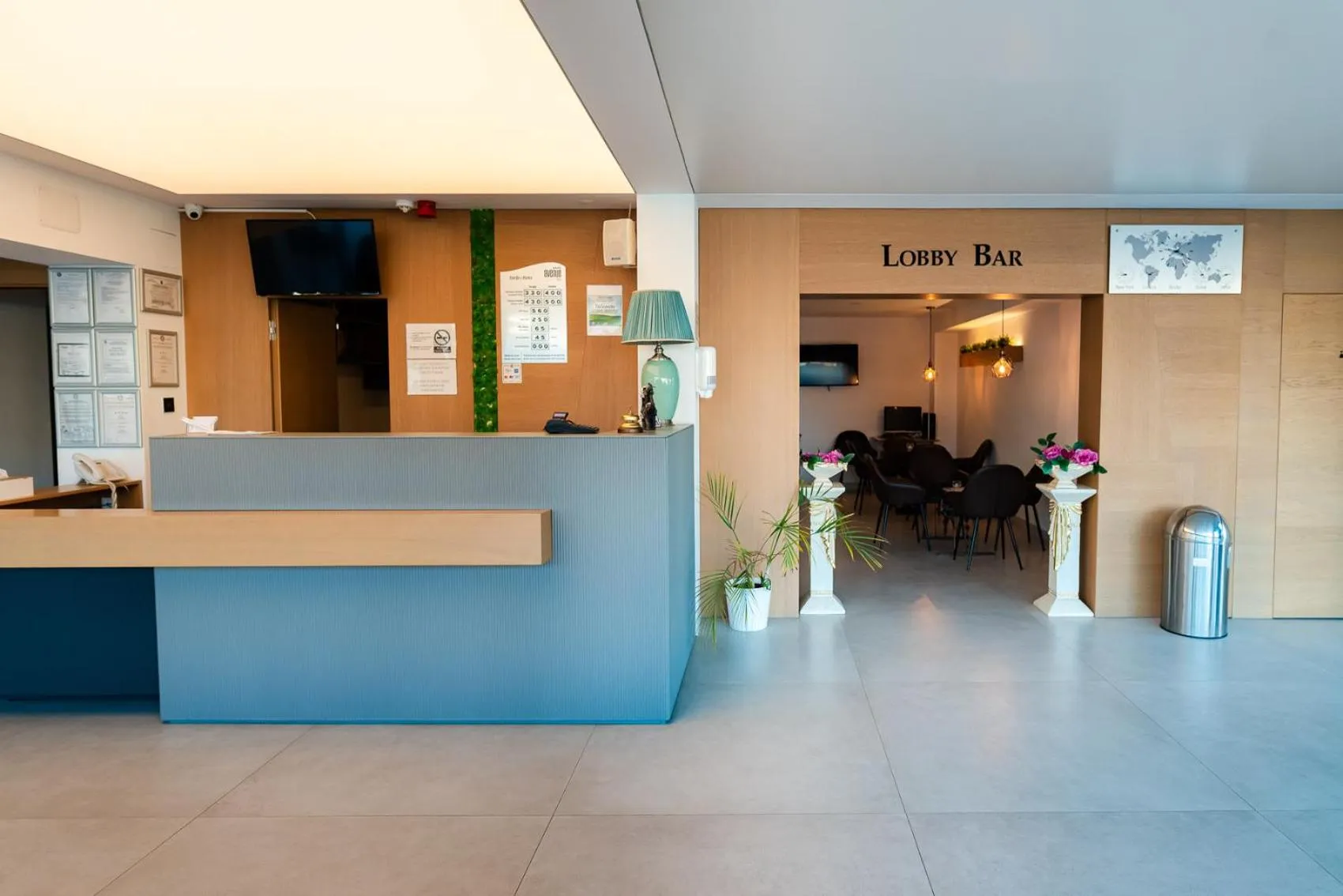 Lobby or reception in Hotel Avenue - Avenue Hotels