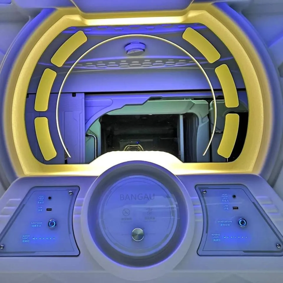 Bangau - Short Term Rest Area Capsule Hotel