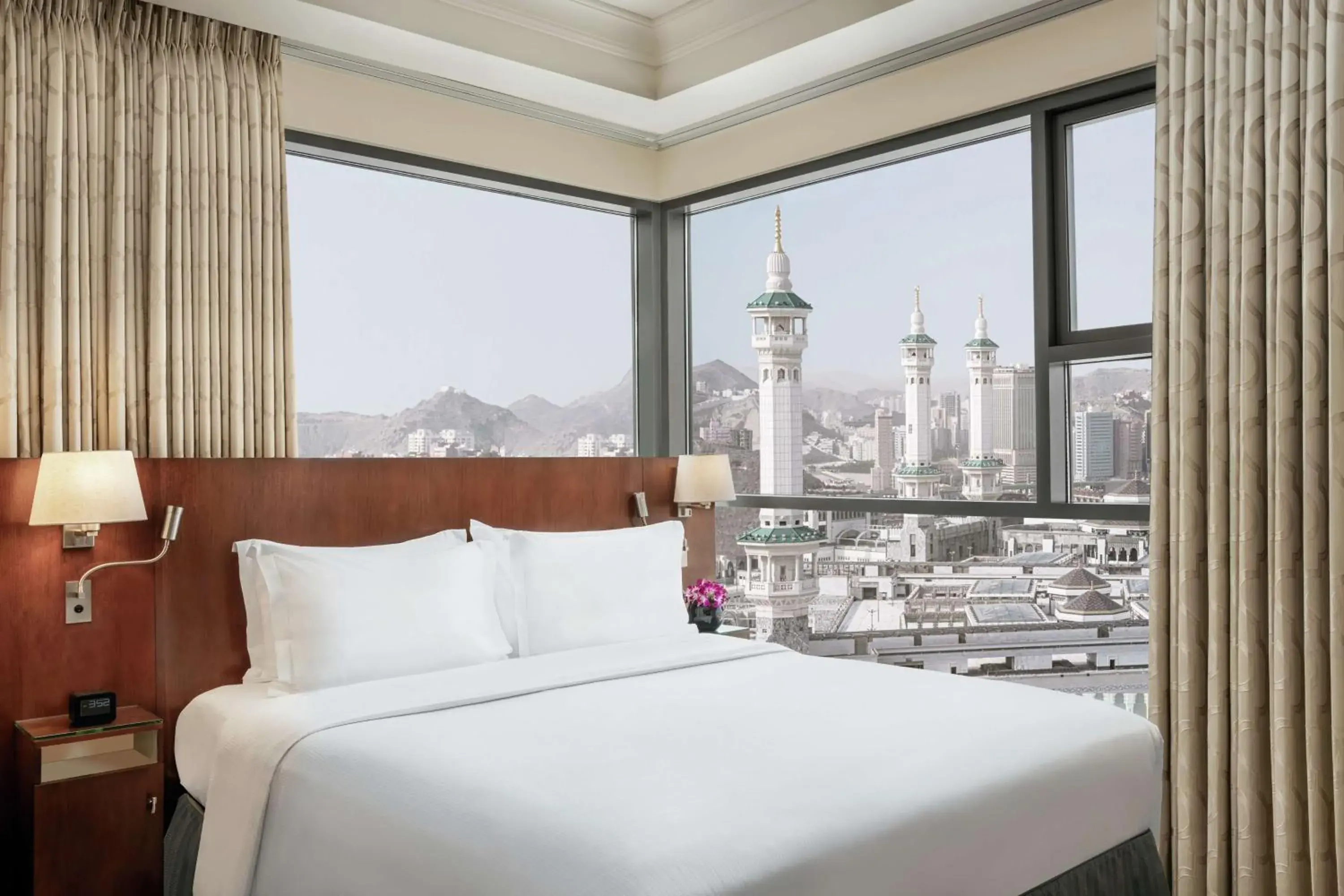 Bed in Hilton Suites Jabal Omar Makkah Bed in Hilton Suites Jabal Omar Makkah