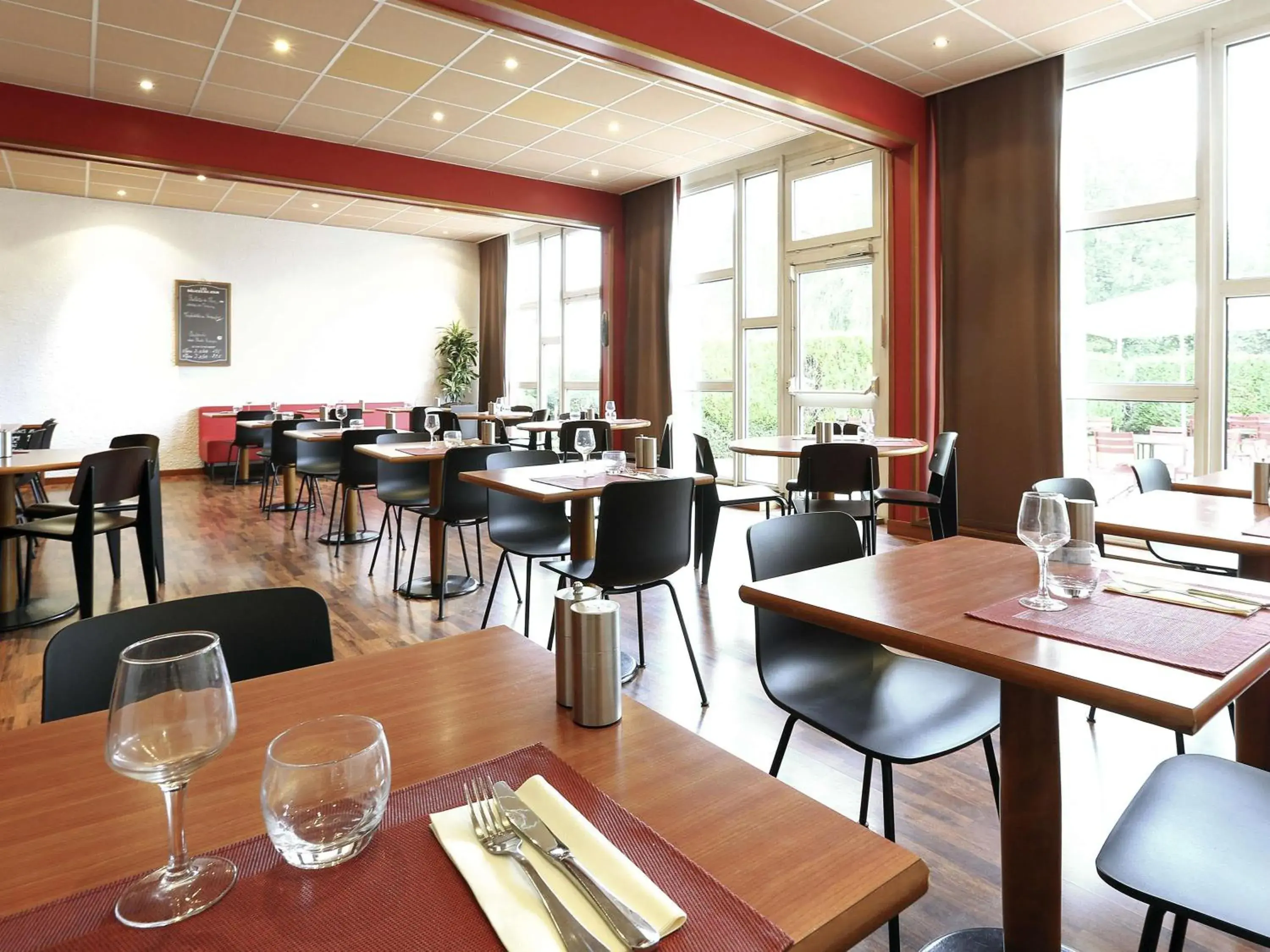 Restaurant/places to eat in ibis Charleville Mézières Restaurant/places to eat in ibis Charleville Mézières