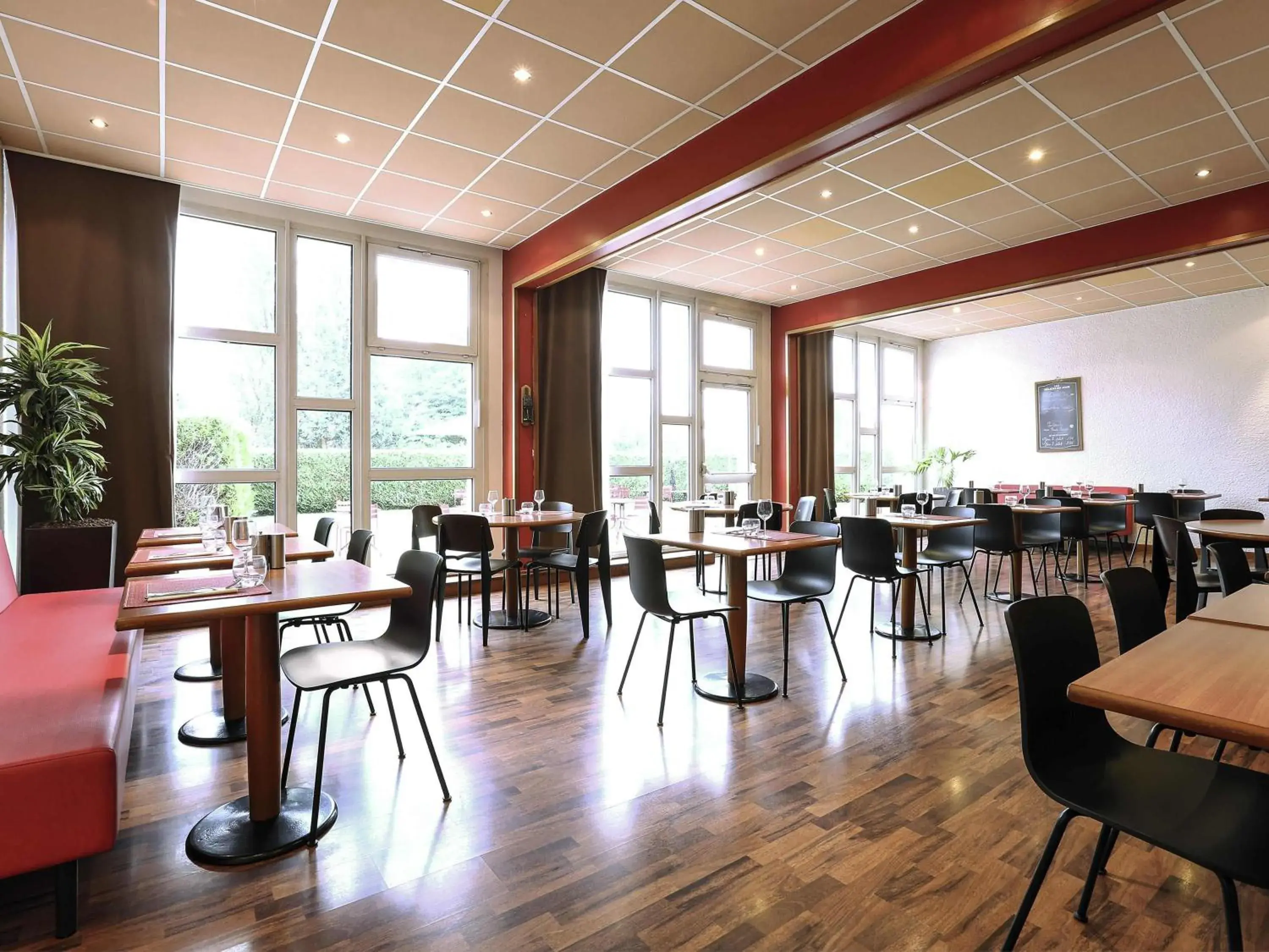 Restaurant/places to eat in ibis Charleville Mézières Restaurant/places to eat in ibis Charleville Mézières