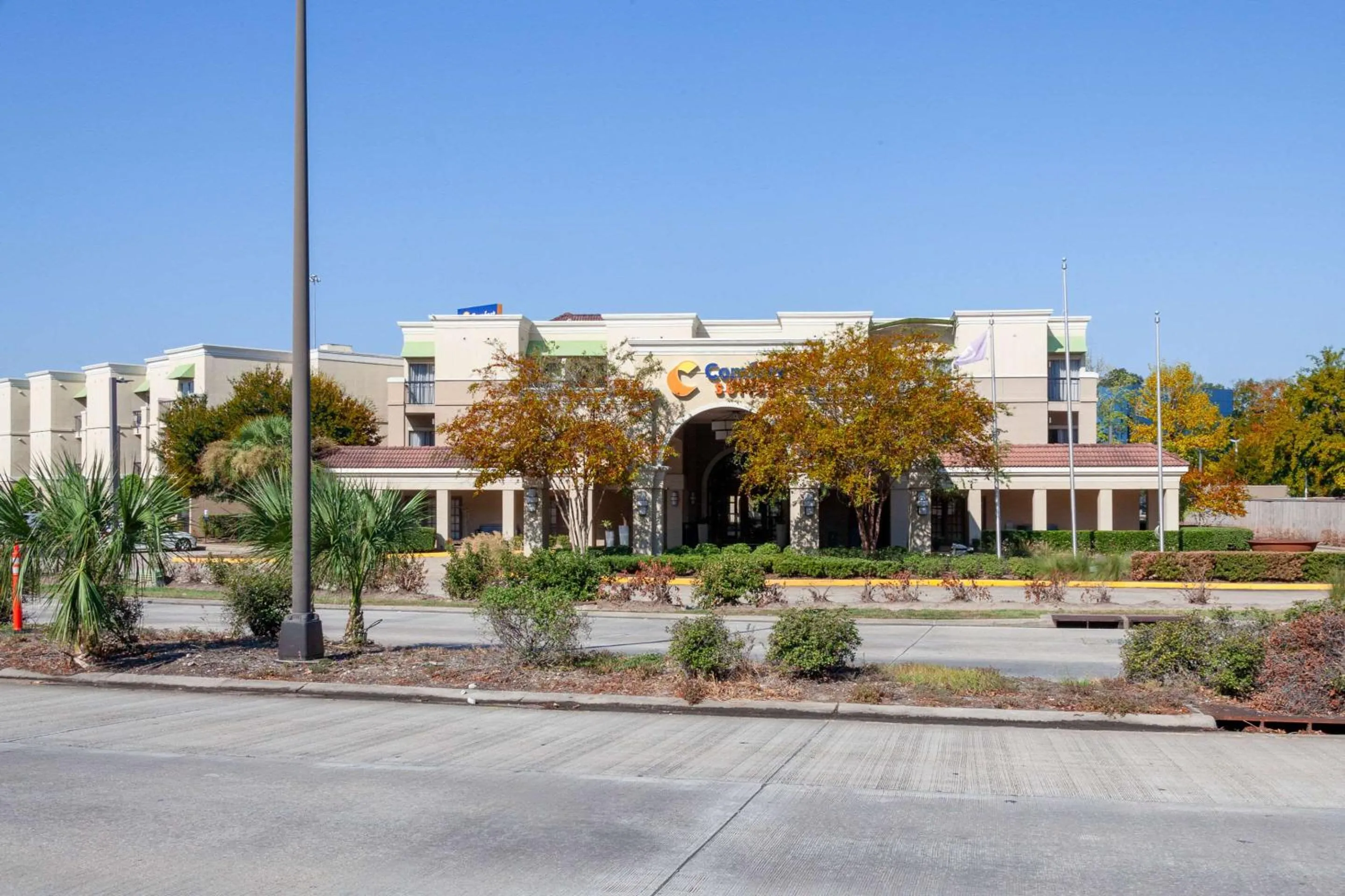 Property building in Comfort Suites Baton Rouge South I-10