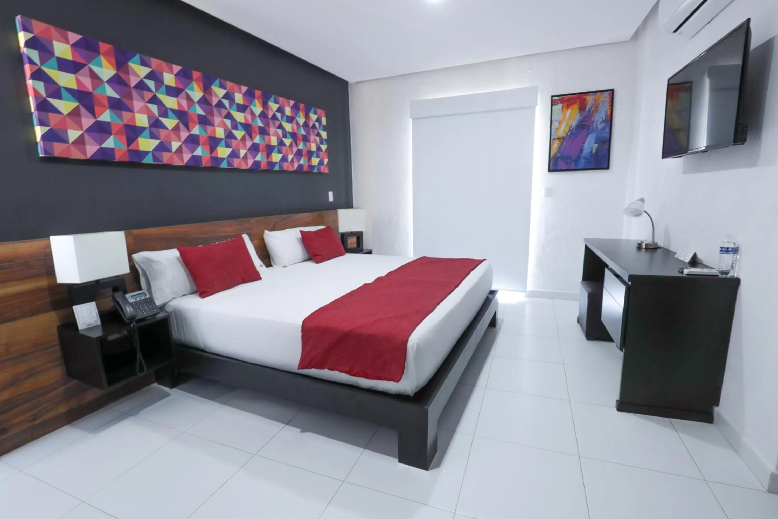 Bathroom, Bed in Hotel Dwana