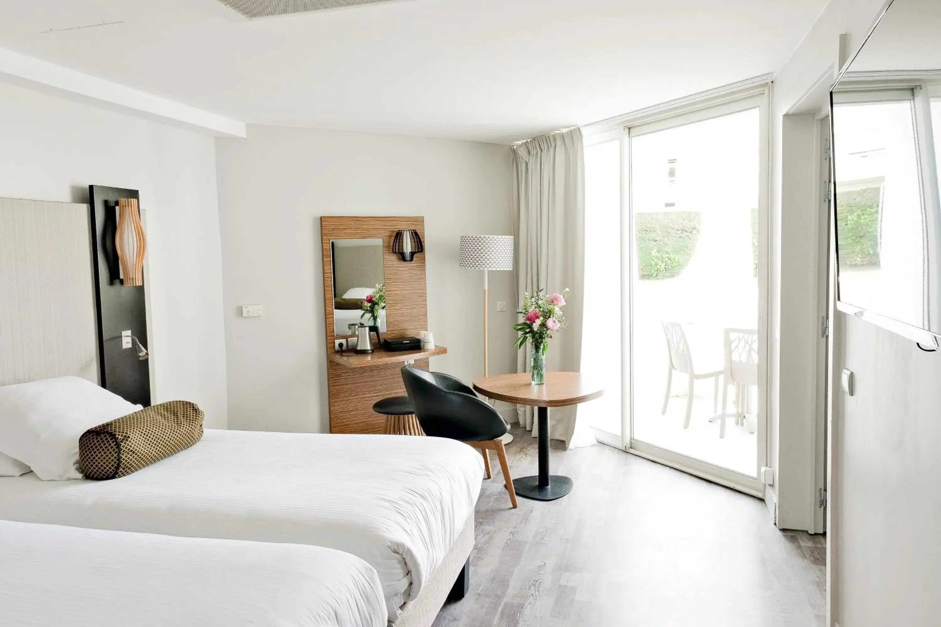 Twin Room with Side Garden View in Thalazur Port-Camargue - Hotel & Spa Twin Room with Side Garden View in Thalazur Port-Camargue - Hotel & Spa