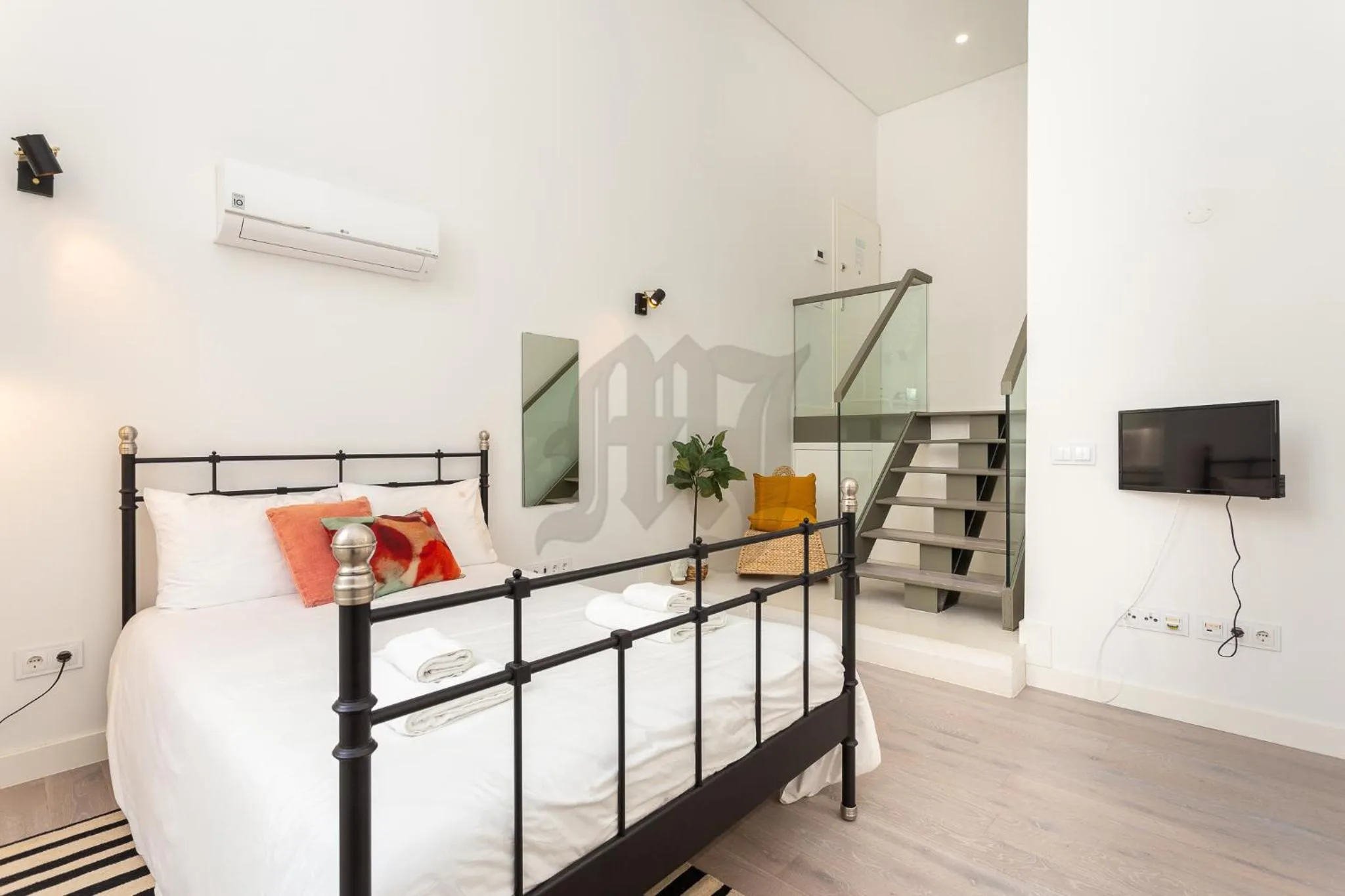 Bedroom, Bed in Morgan-Jupiter Apartments