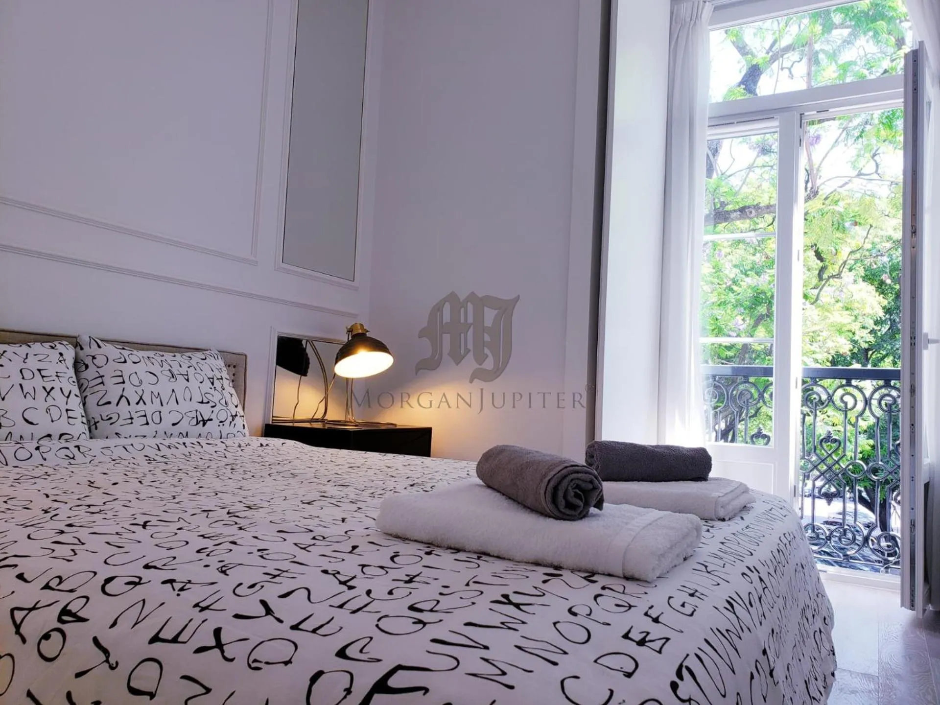 Bedroom, Bed in Morgan-Jupiter Apartments