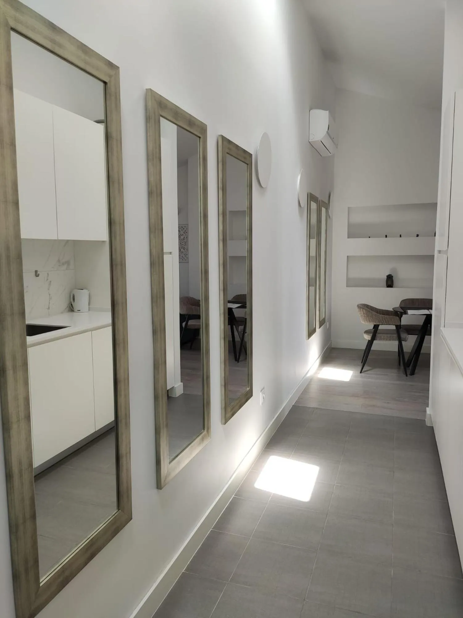 Kitchen or kitchenette in Morgan-Jupiter Apartments