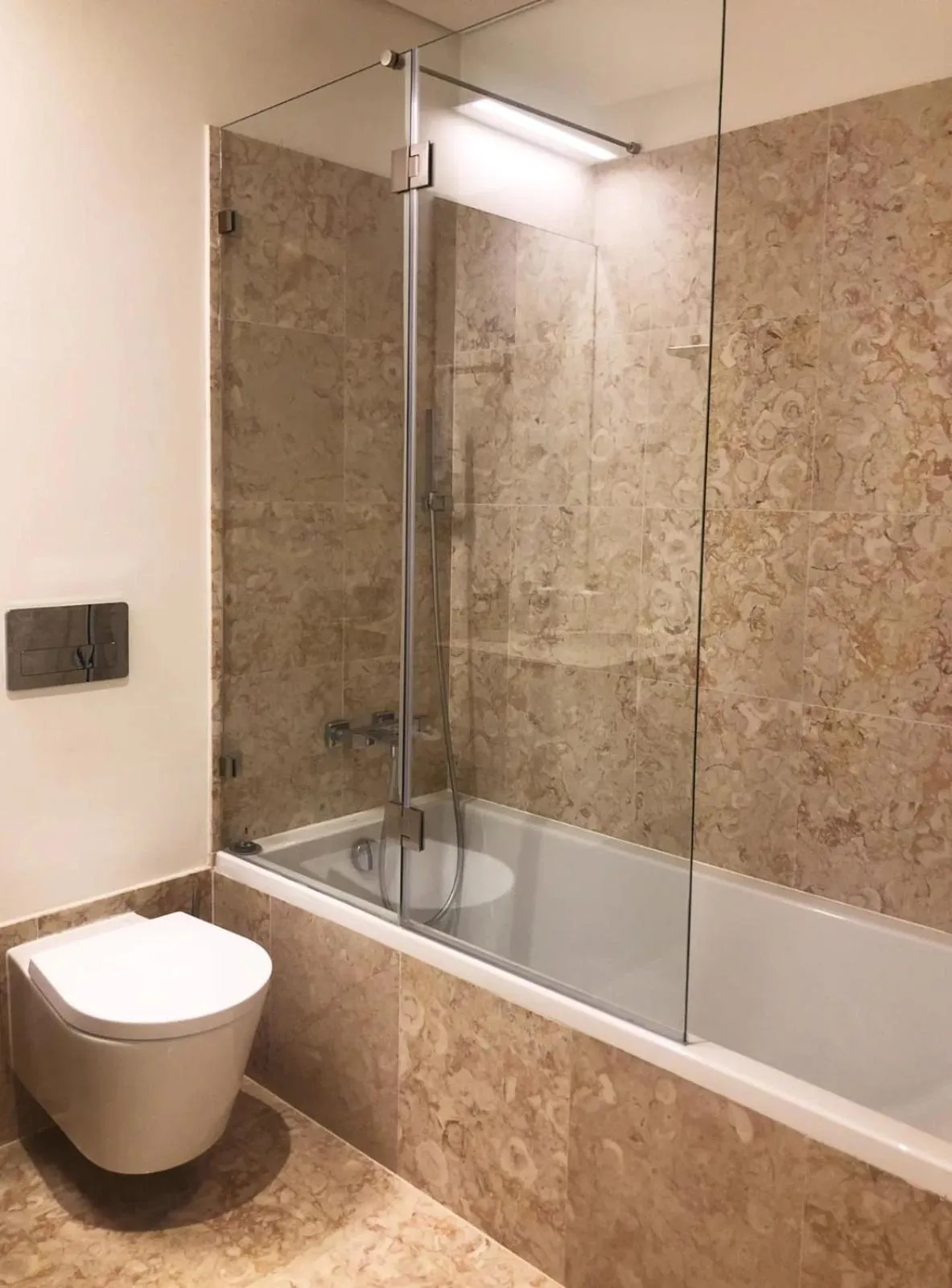 Shower in Morgan-Jupiter Apartments