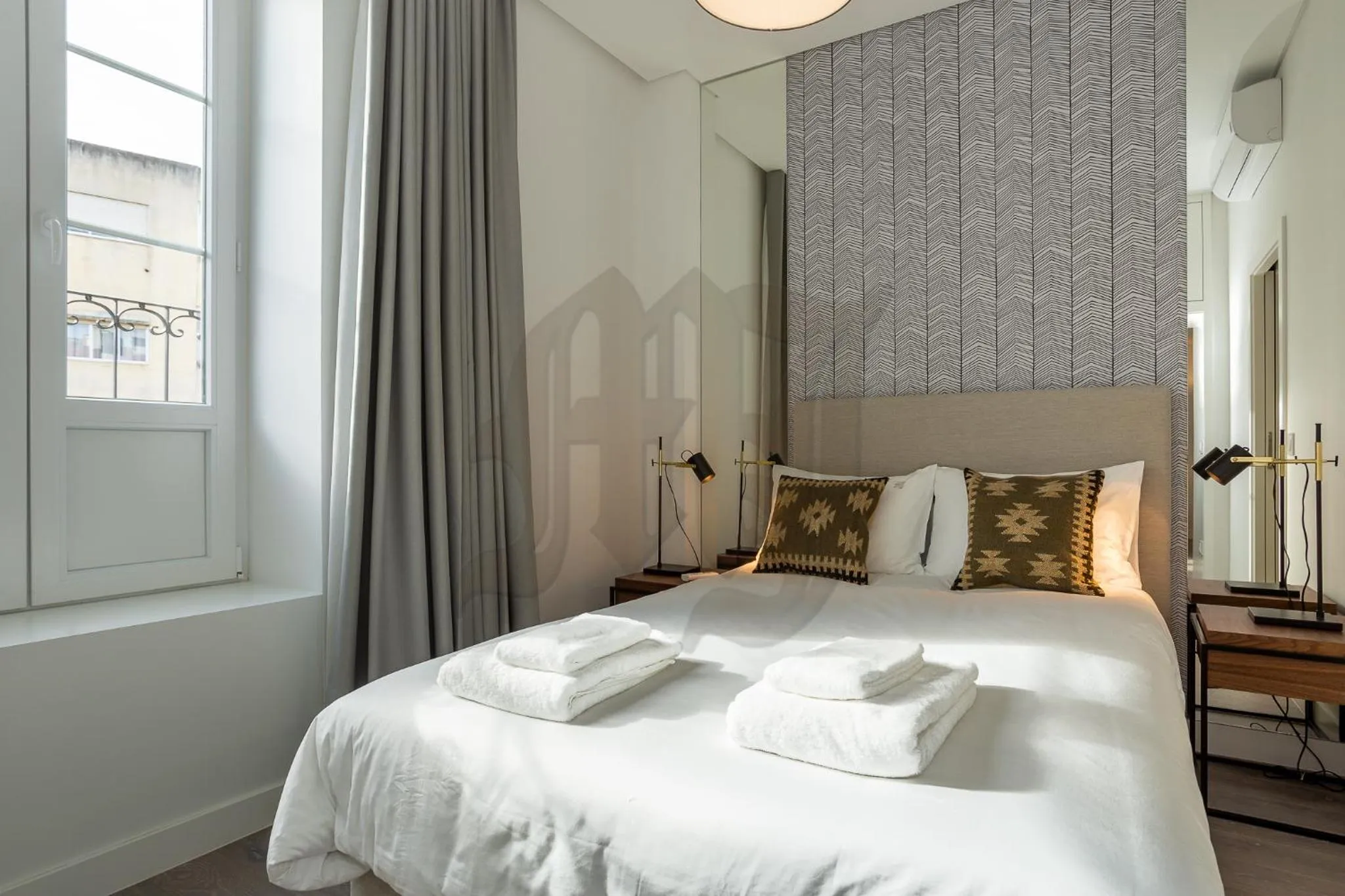 Photo of the whole room, Bed in Morgan-Jupiter Apartments