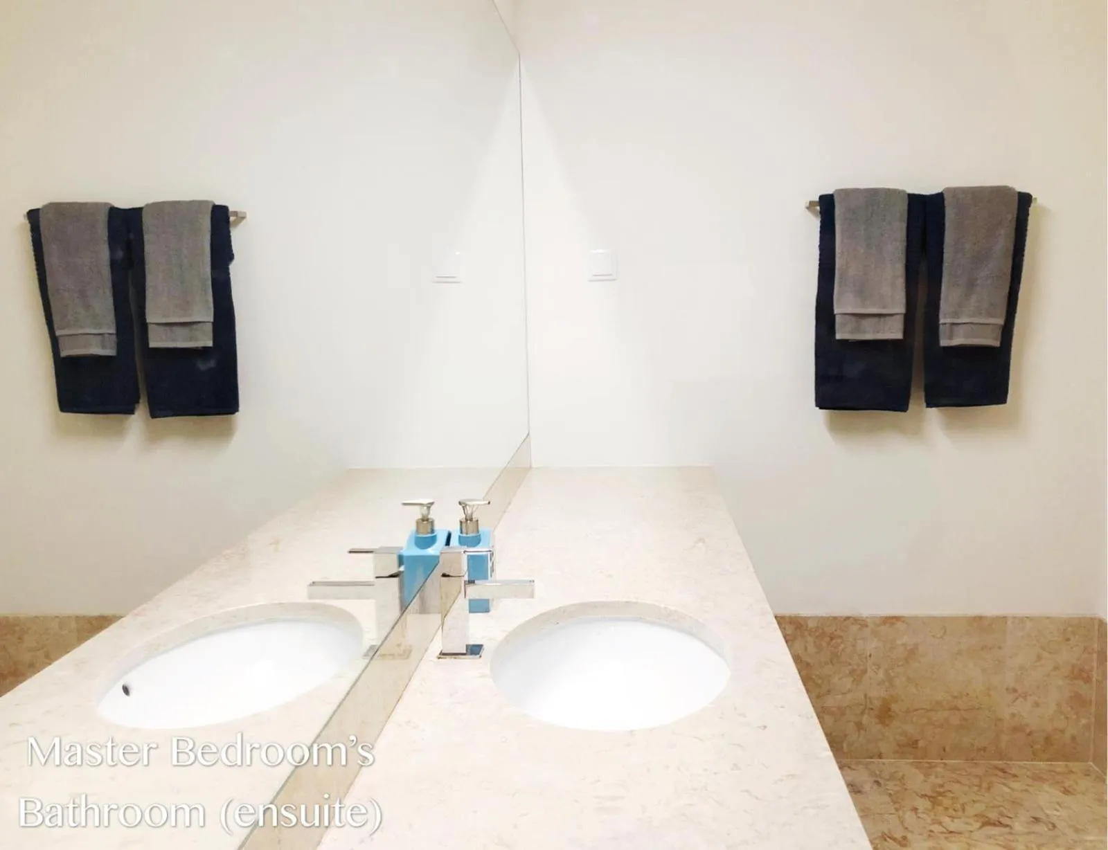 Bathroom in Morgan-Jupiter Apartments