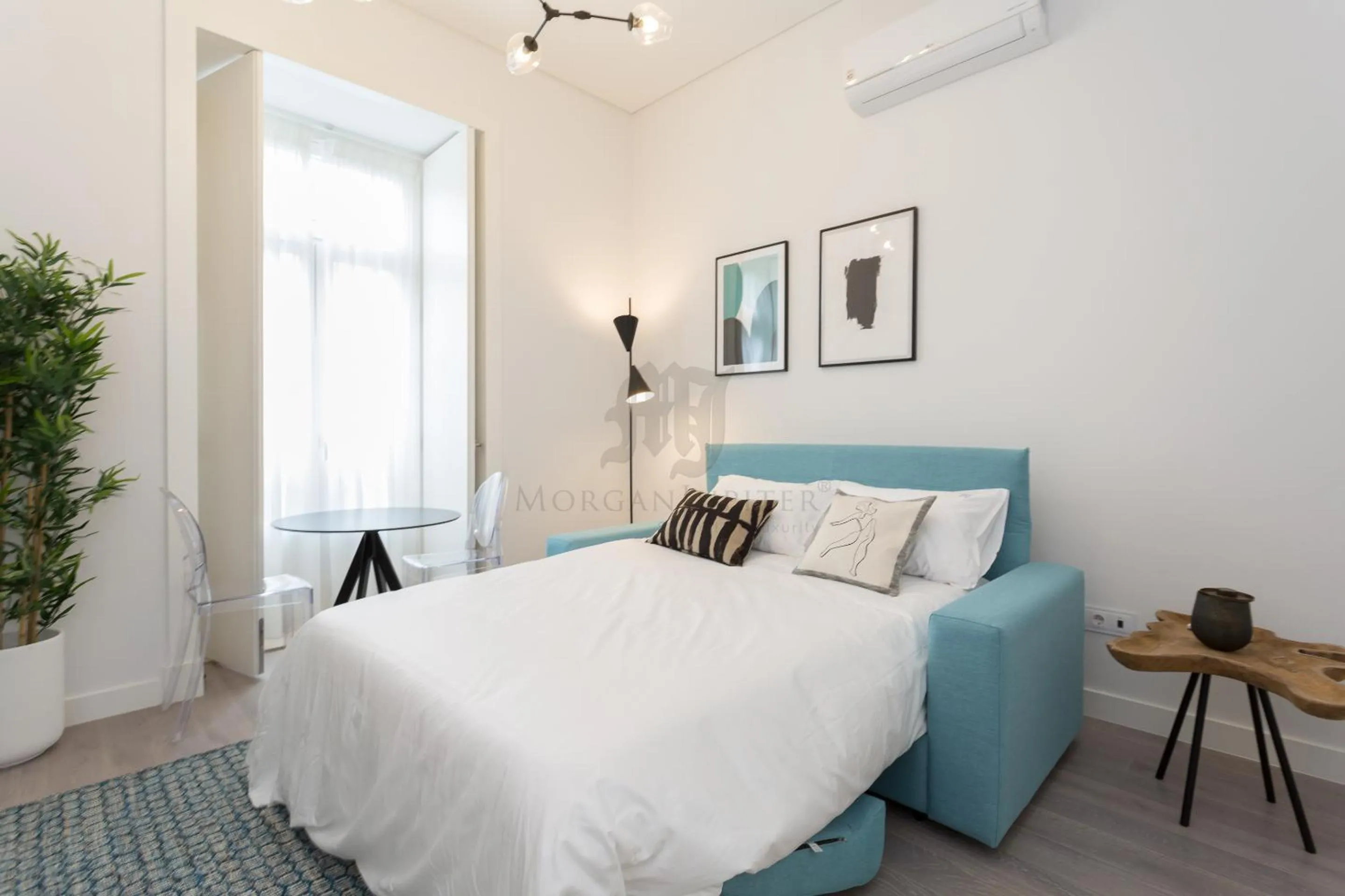 Photo of the whole room, Bed in Morgan-Jupiter Apartments