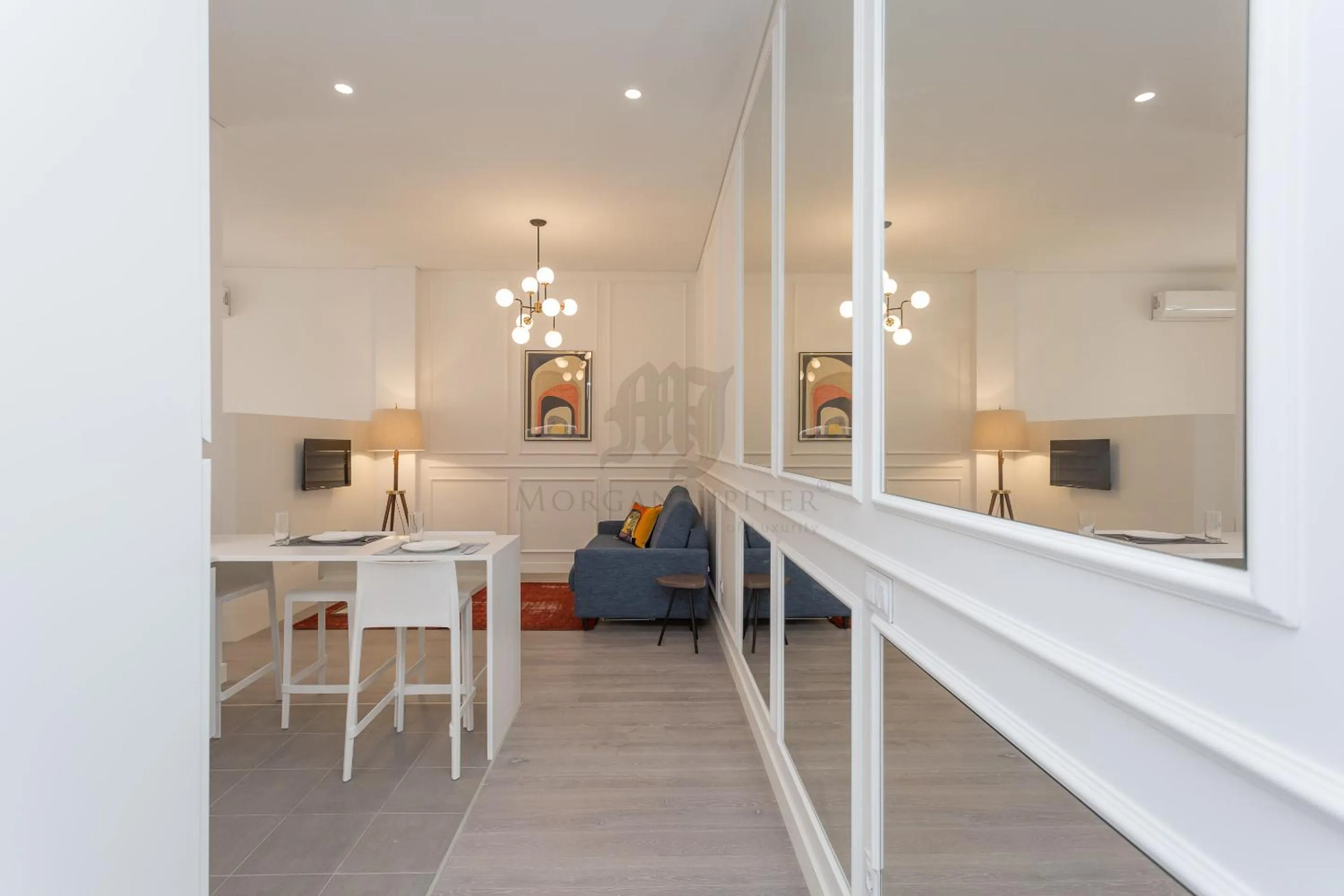 Photo of the whole room in Morgan-Jupiter Apartments