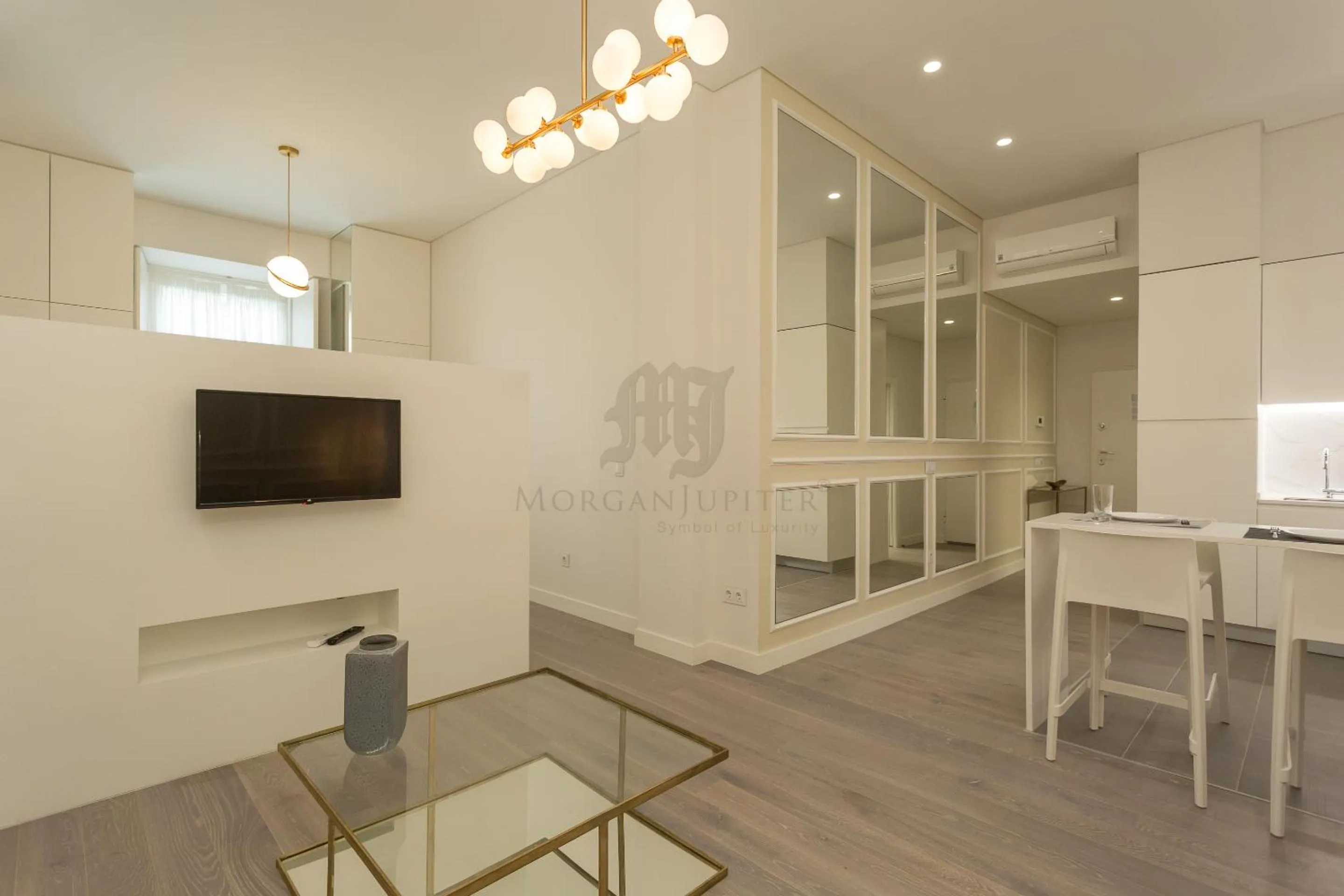 TV and multimedia in Morgan-Jupiter Apartments