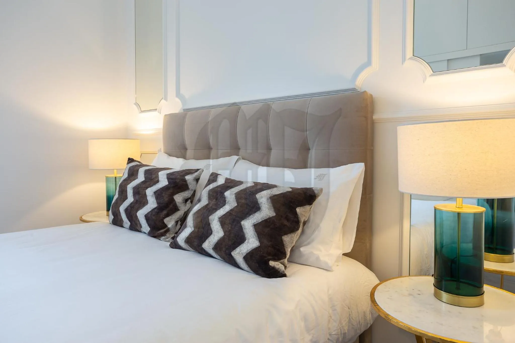 Photo of the whole room, Bed in Morgan-Jupiter Apartments