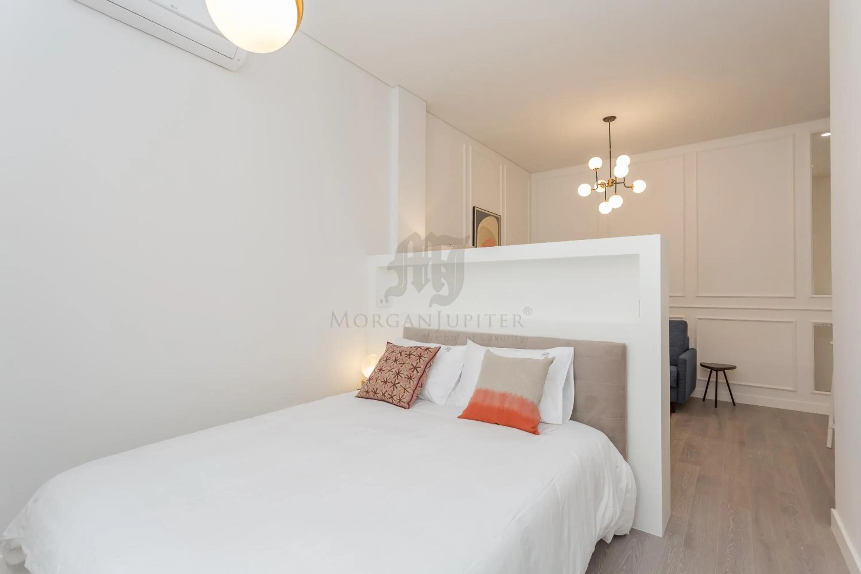 Bed in Morgan-Jupiter Apartments