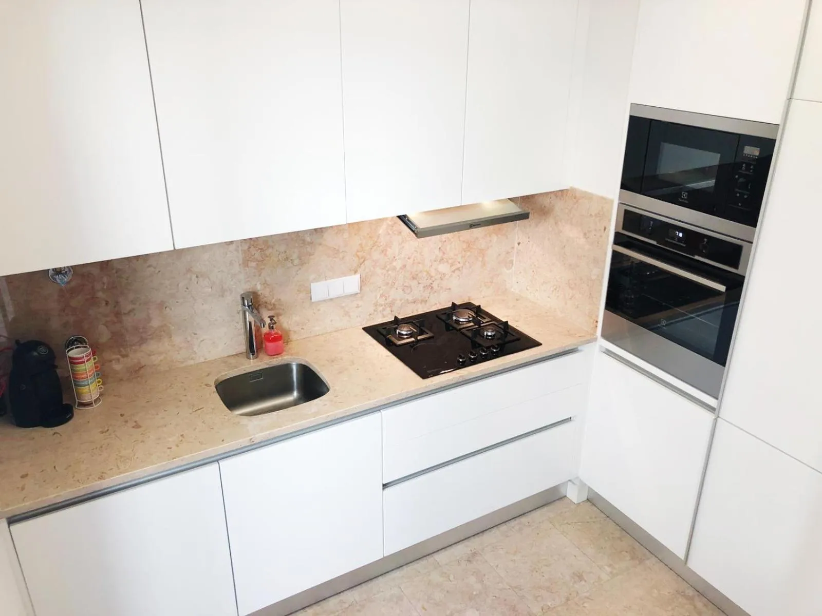 Coffee/tea facilities in Morgan-Jupiter Apartments