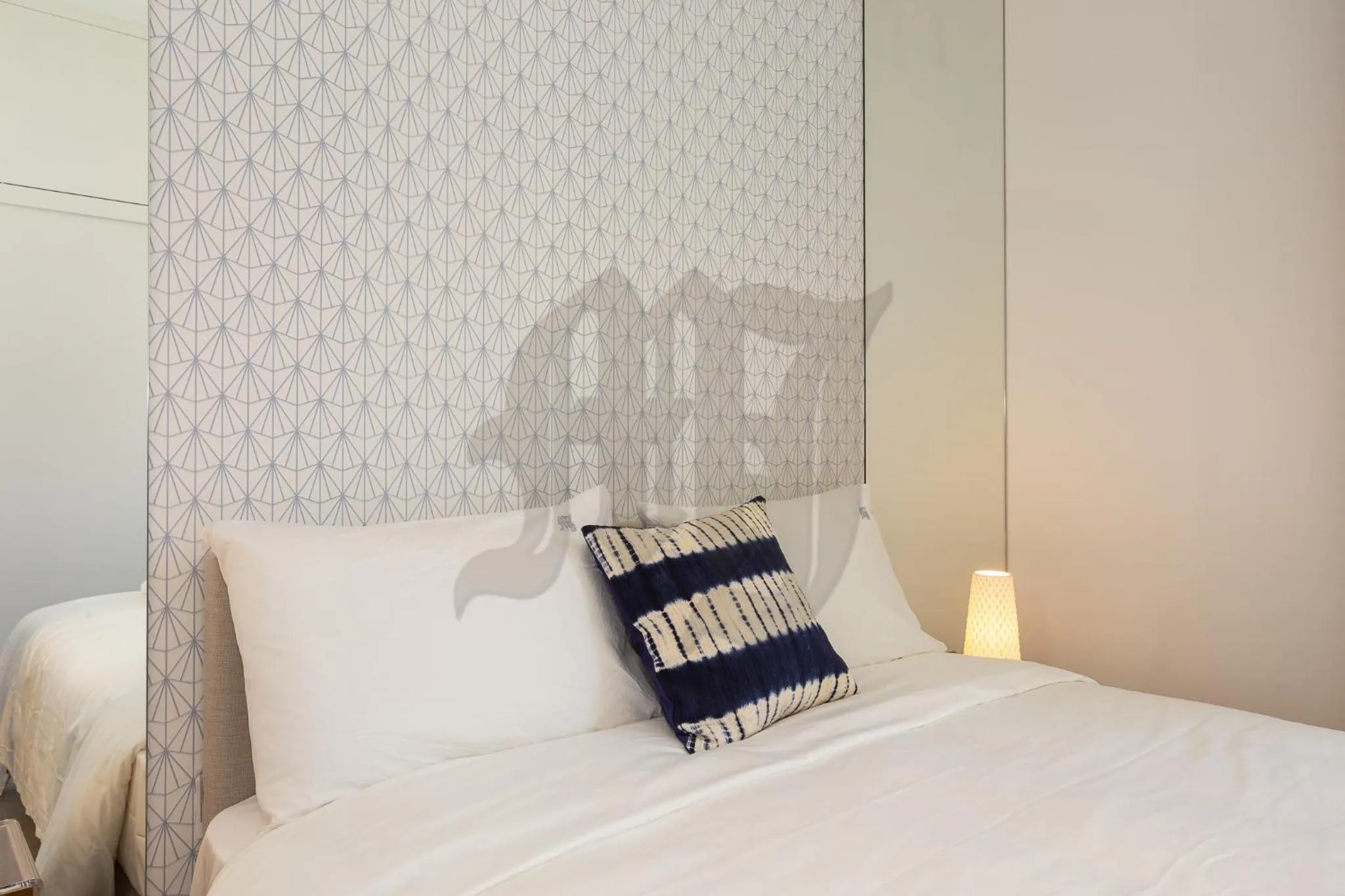 Photo of the whole room, Bed in Morgan-Jupiter Apartments