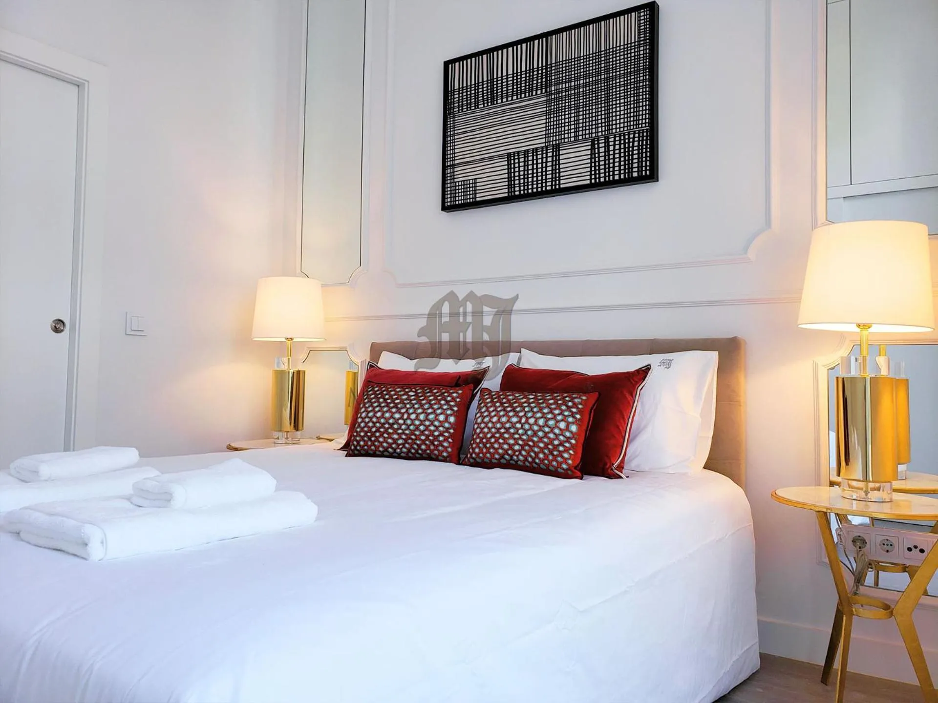 Photo of the whole room, Bed in Morgan-Jupiter Apartments