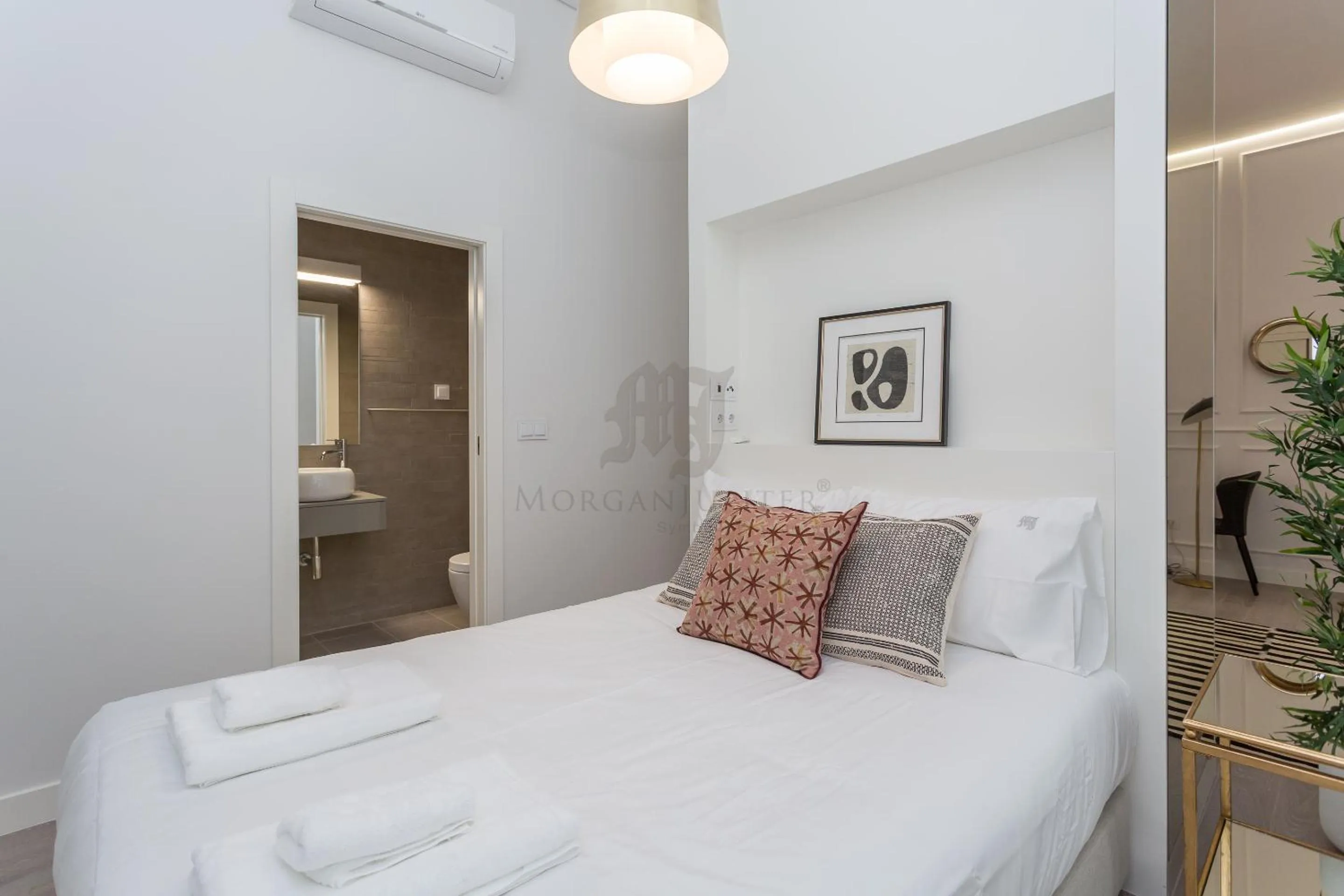 Bed in Morgan-Jupiter Apartments