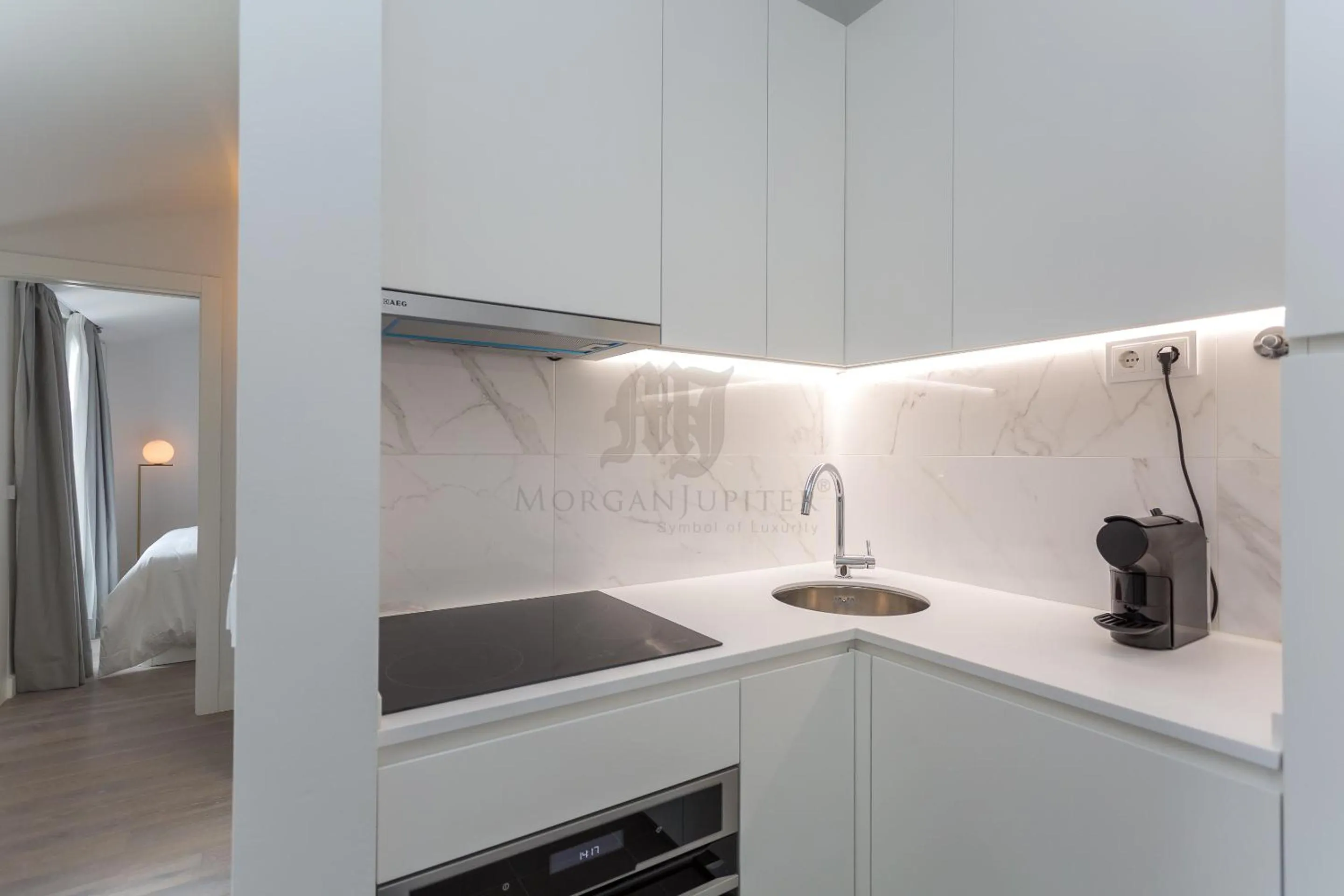 Kitchen or kitchenette in Morgan-Jupiter Apartments